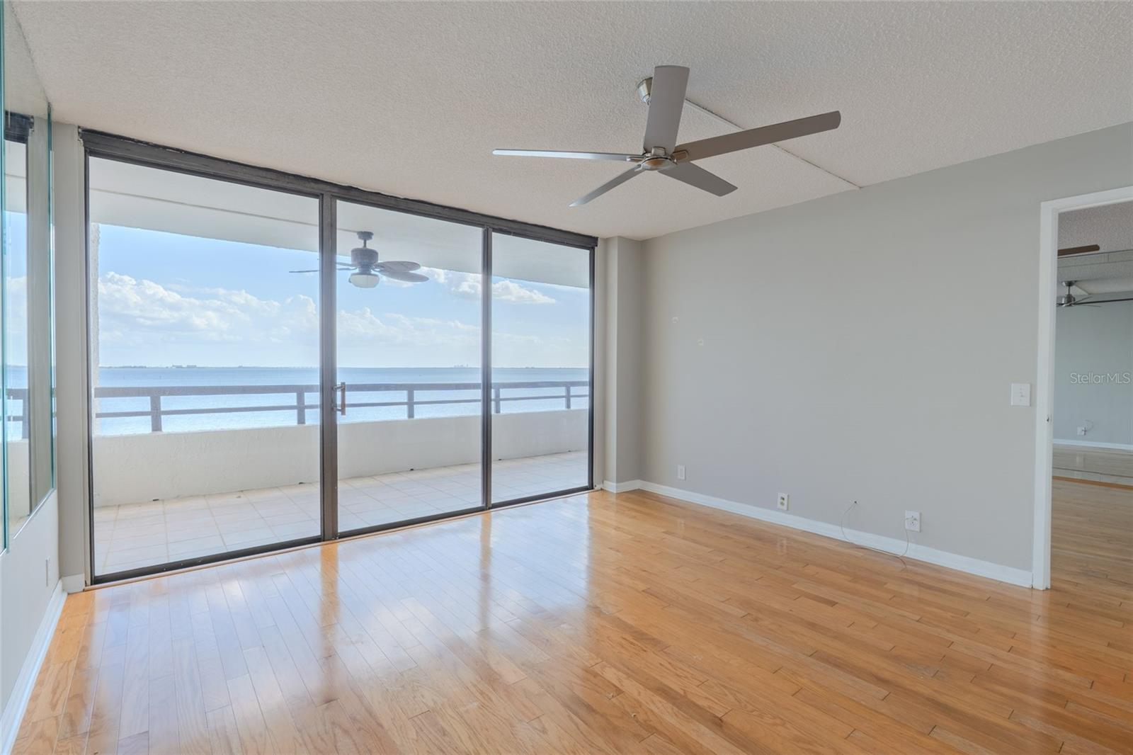 5700 MARINER CONDO APART - Residential