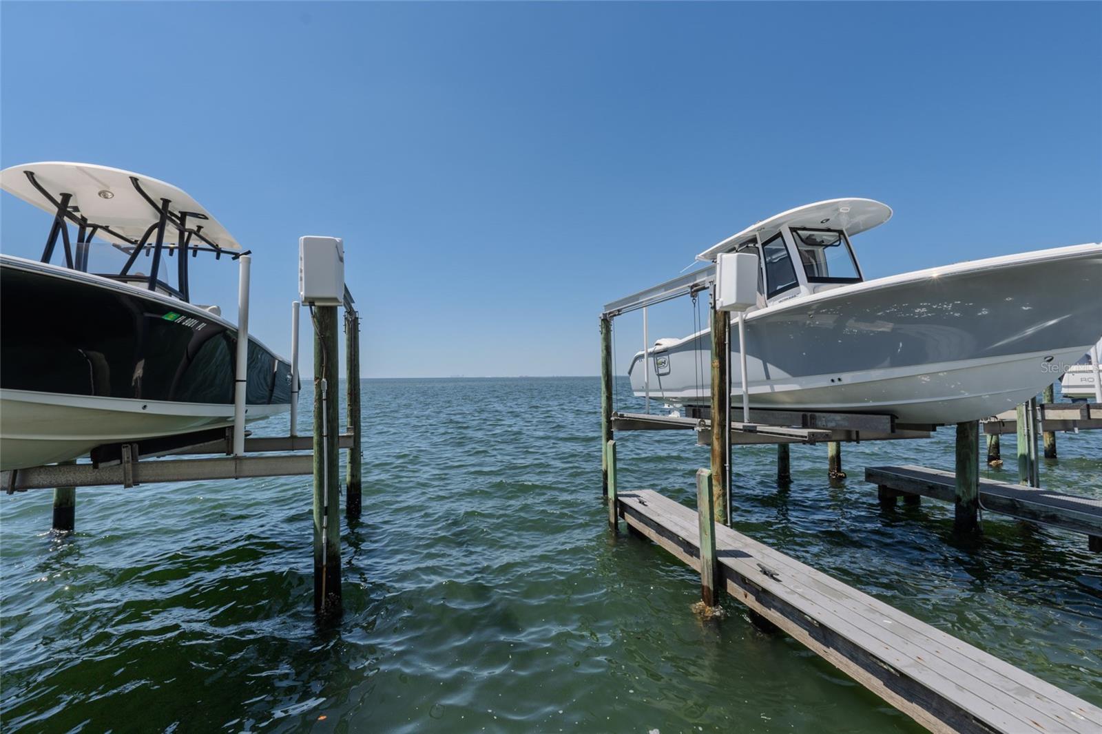 5700 MARINER CONDO APART - Residential