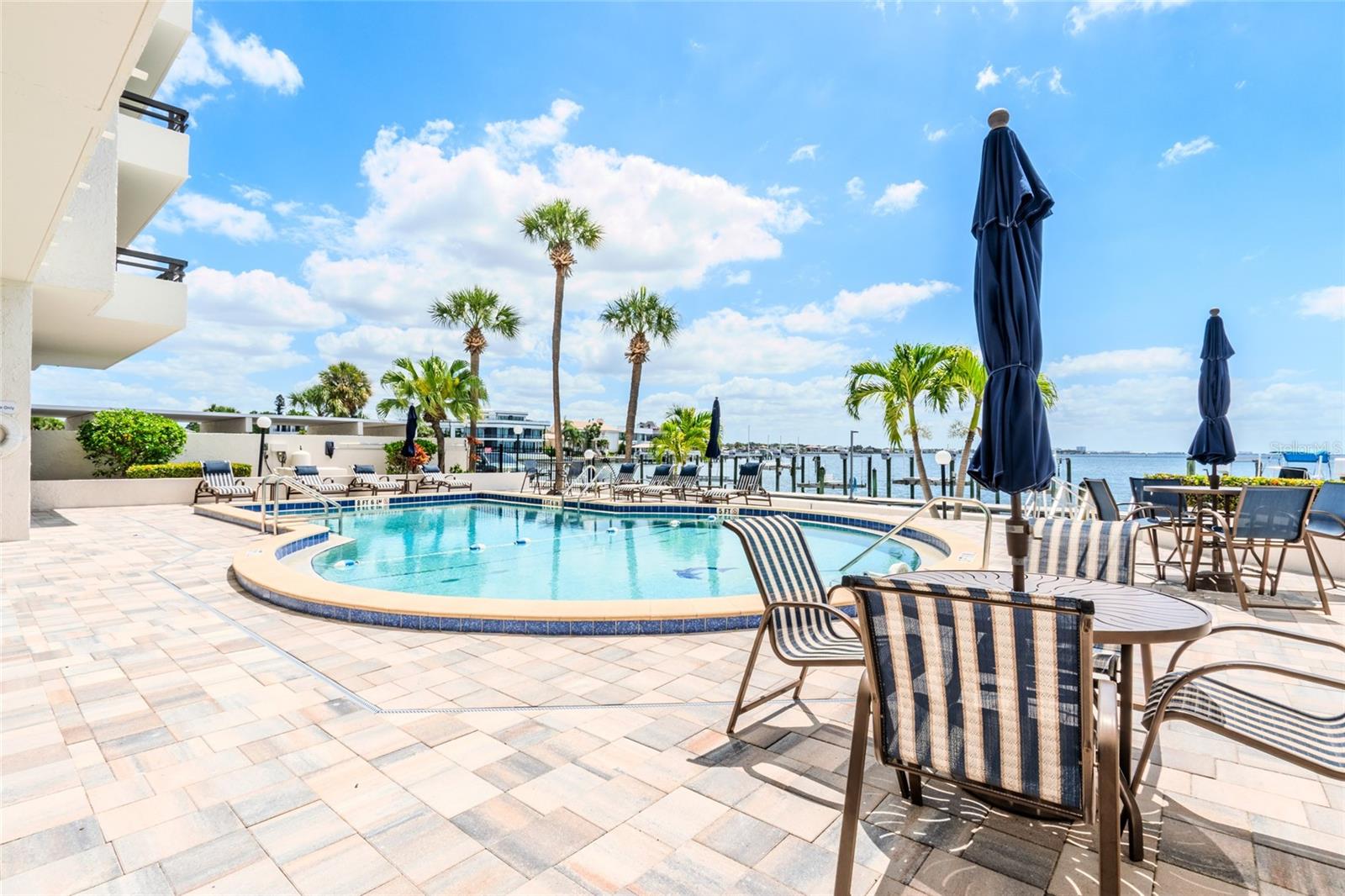 5700 MARINER CONDO APART - Residential
