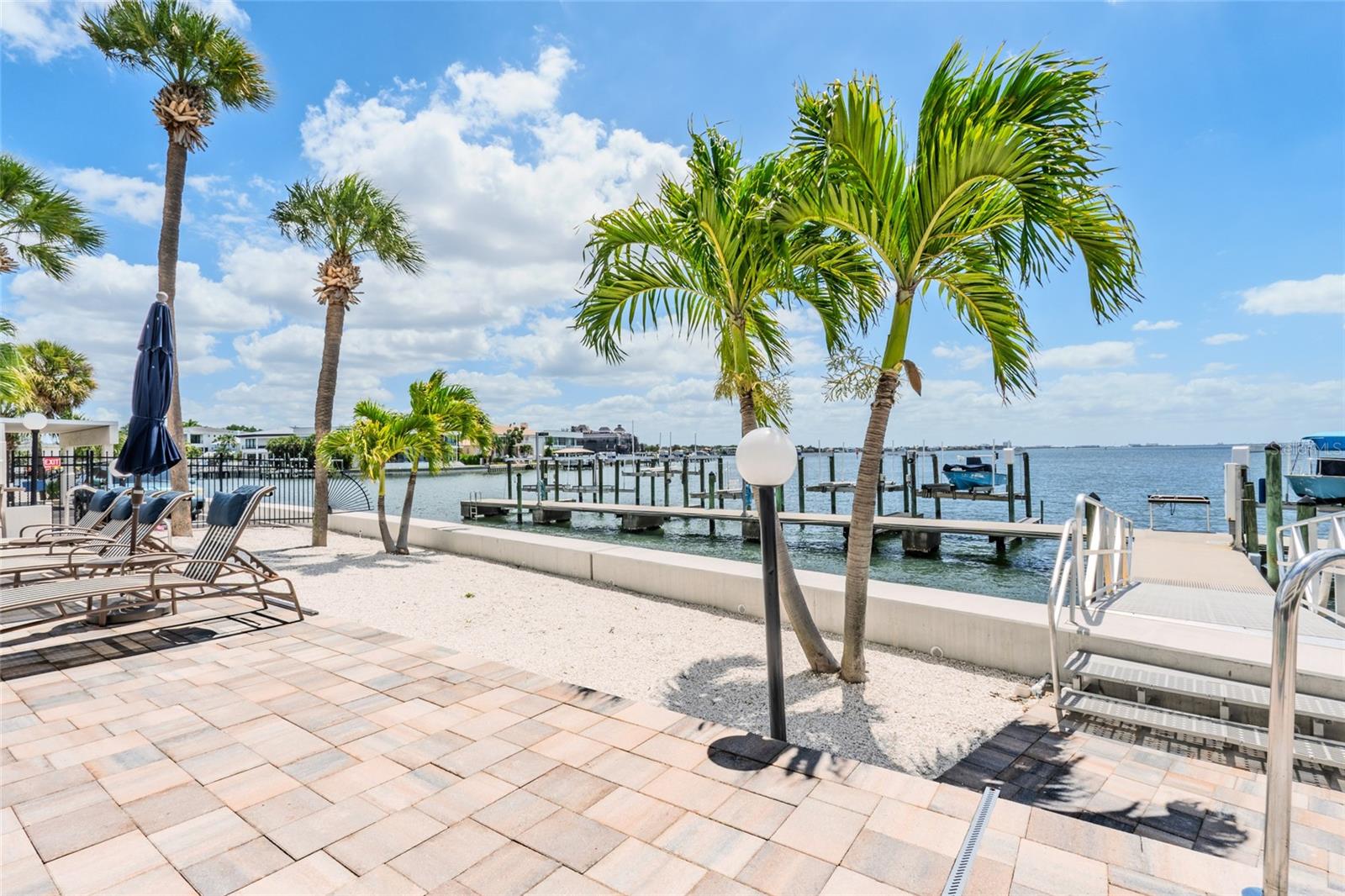 5700 MARINER CONDO APART - Residential