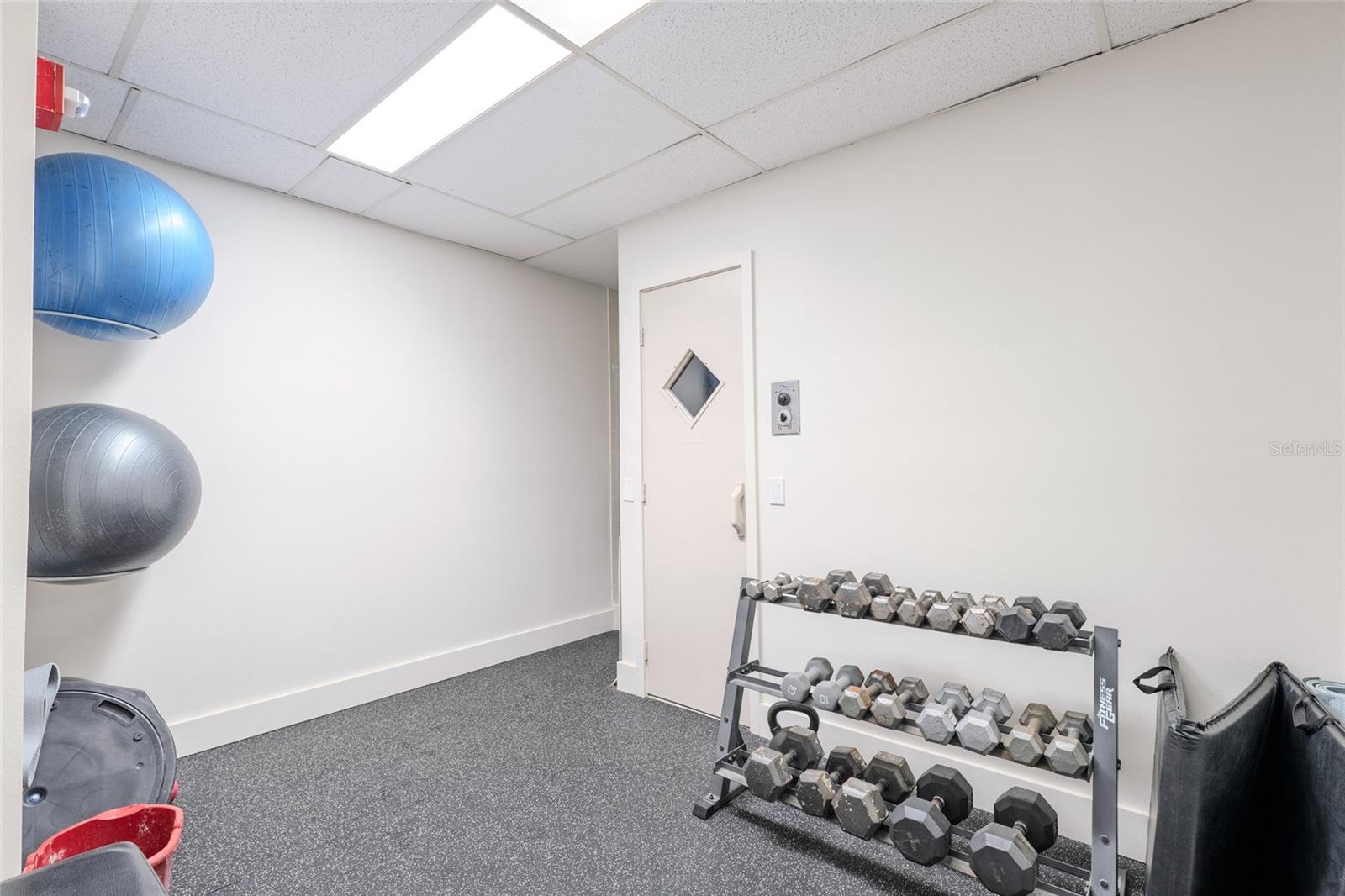 5700 MARINER CONDO APART - Residential