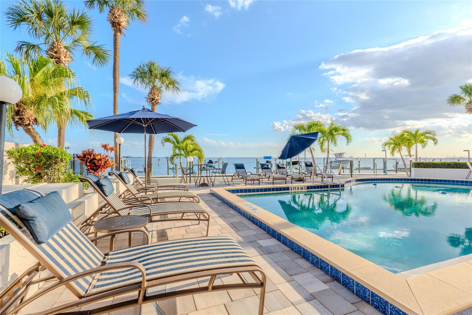 5700 MARINER CONDO APART - Residential