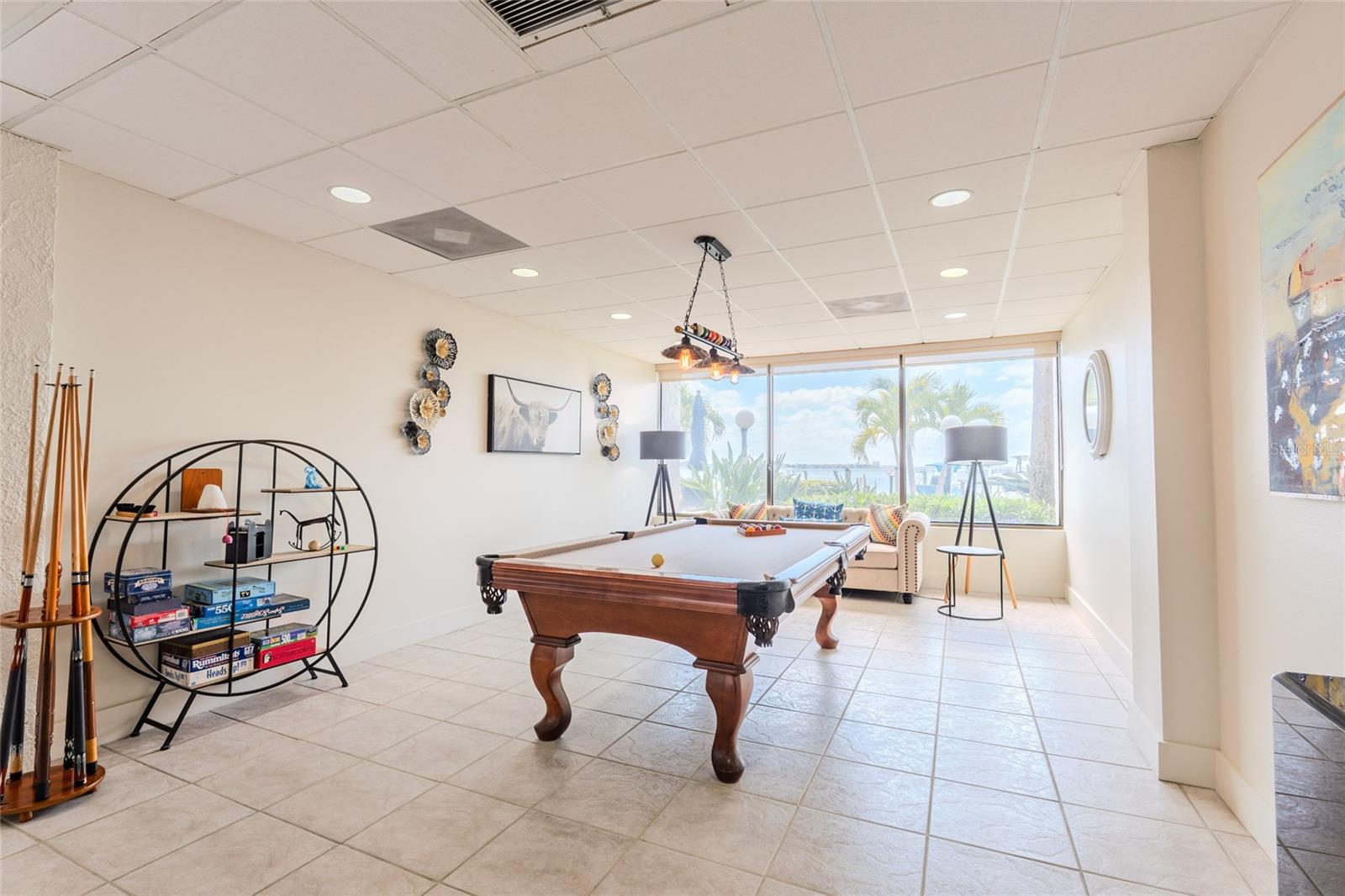 5700 MARINER CONDO APART - Residential