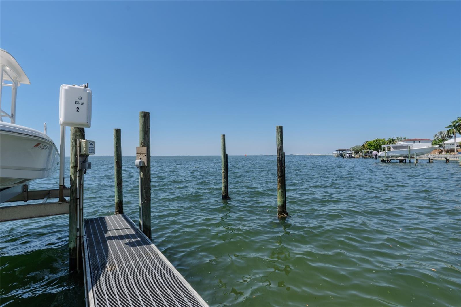 5700 MARINER CONDO APART - Residential