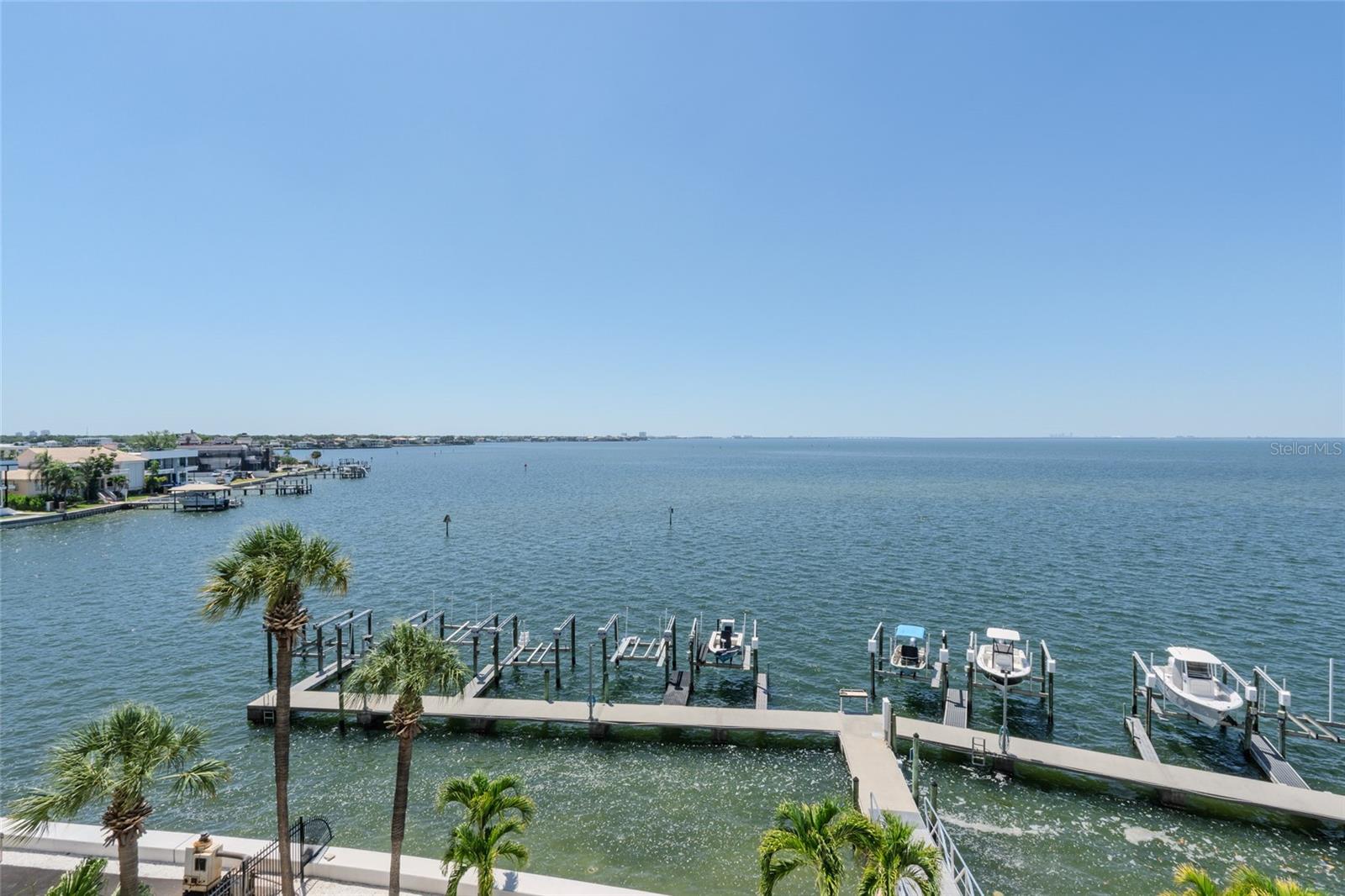 5700 MARINER CONDO APART - Residential