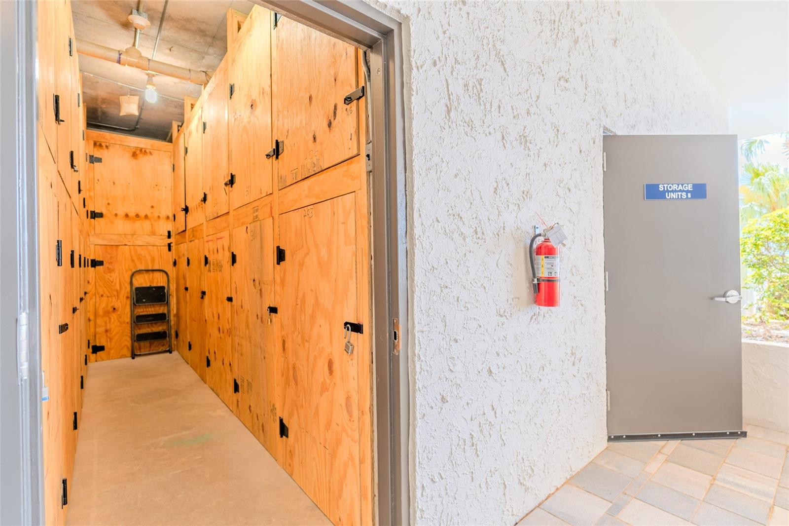 5700 MARINER CONDO APART - Residential