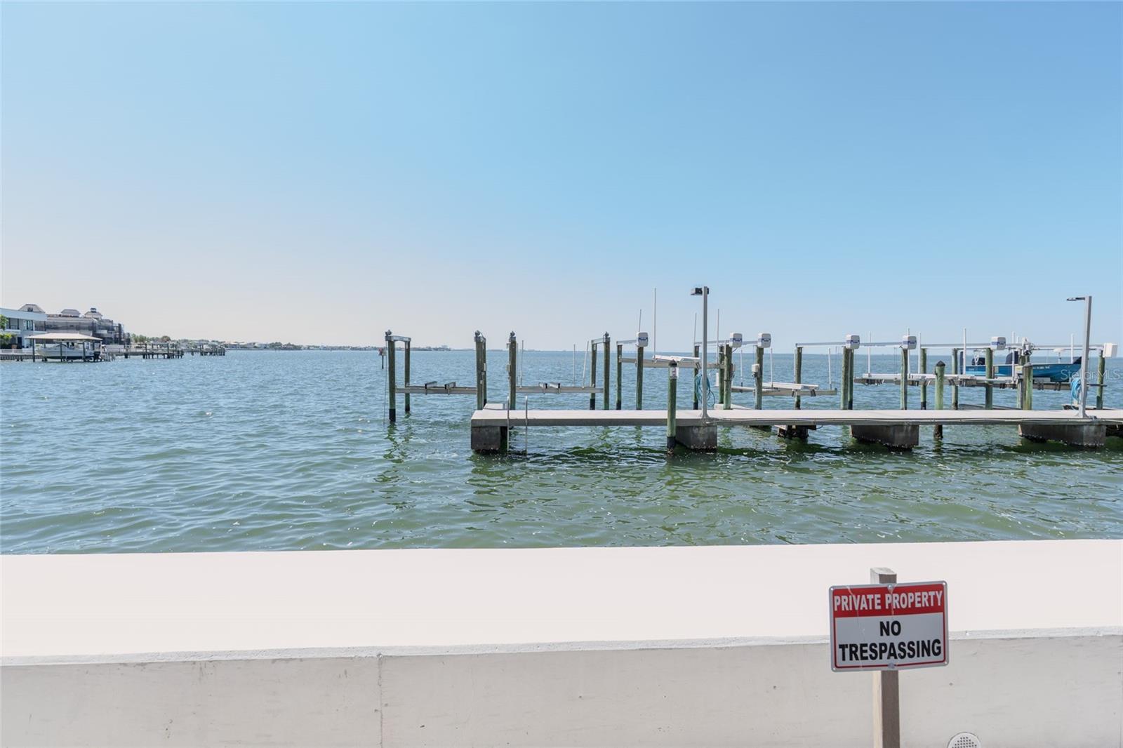 5700 MARINER CONDO APART - Residential