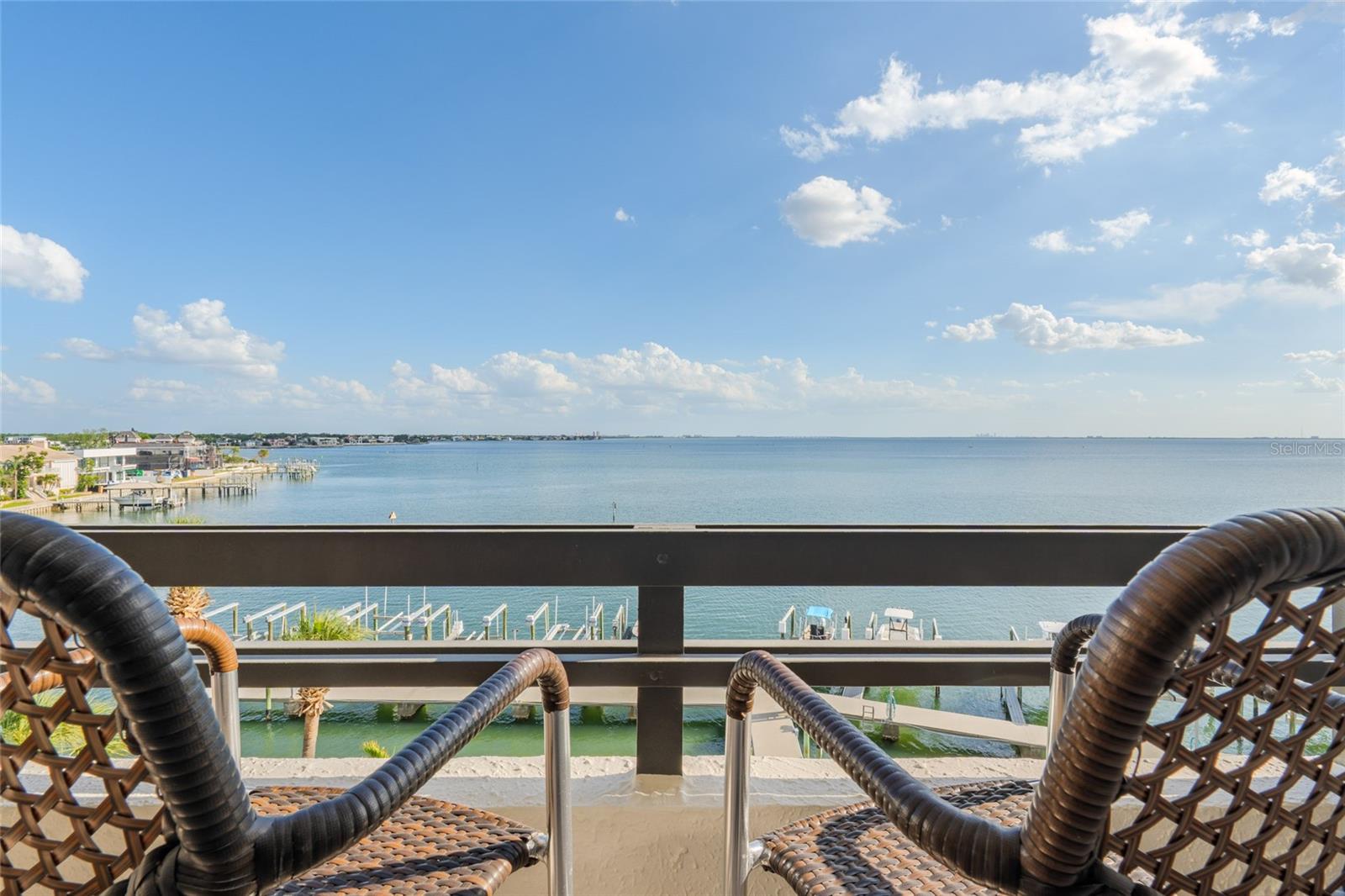 5700 MARINER CONDO APART - Residential