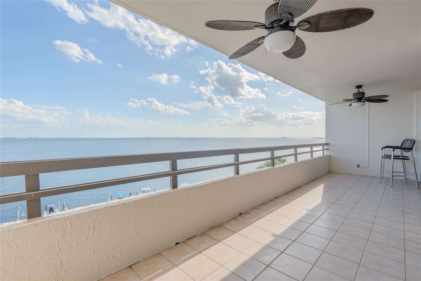 5700 MARINER CONDO APART - Residential