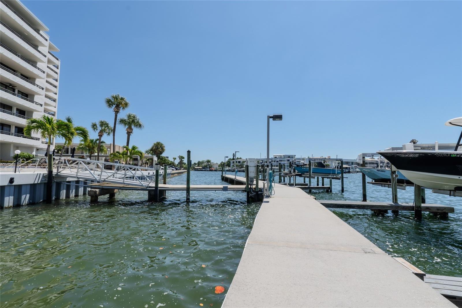 5700 MARINER CONDO APART - Residential