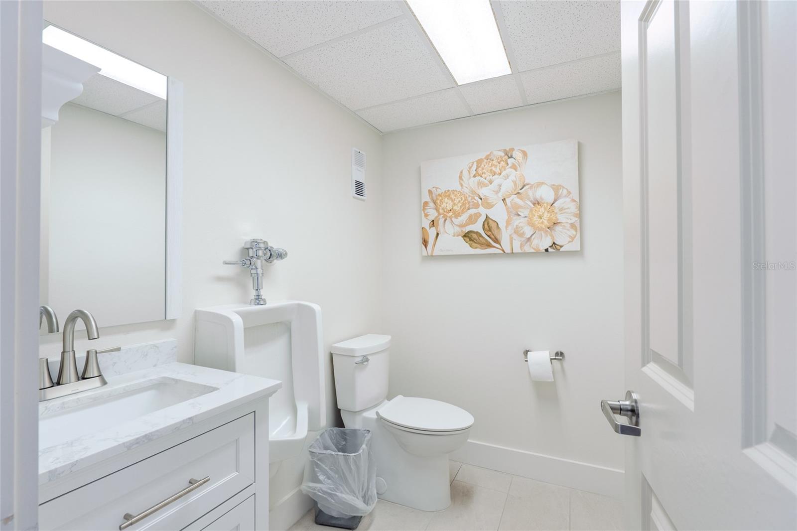 5700 MARINER CONDO APART - Residential