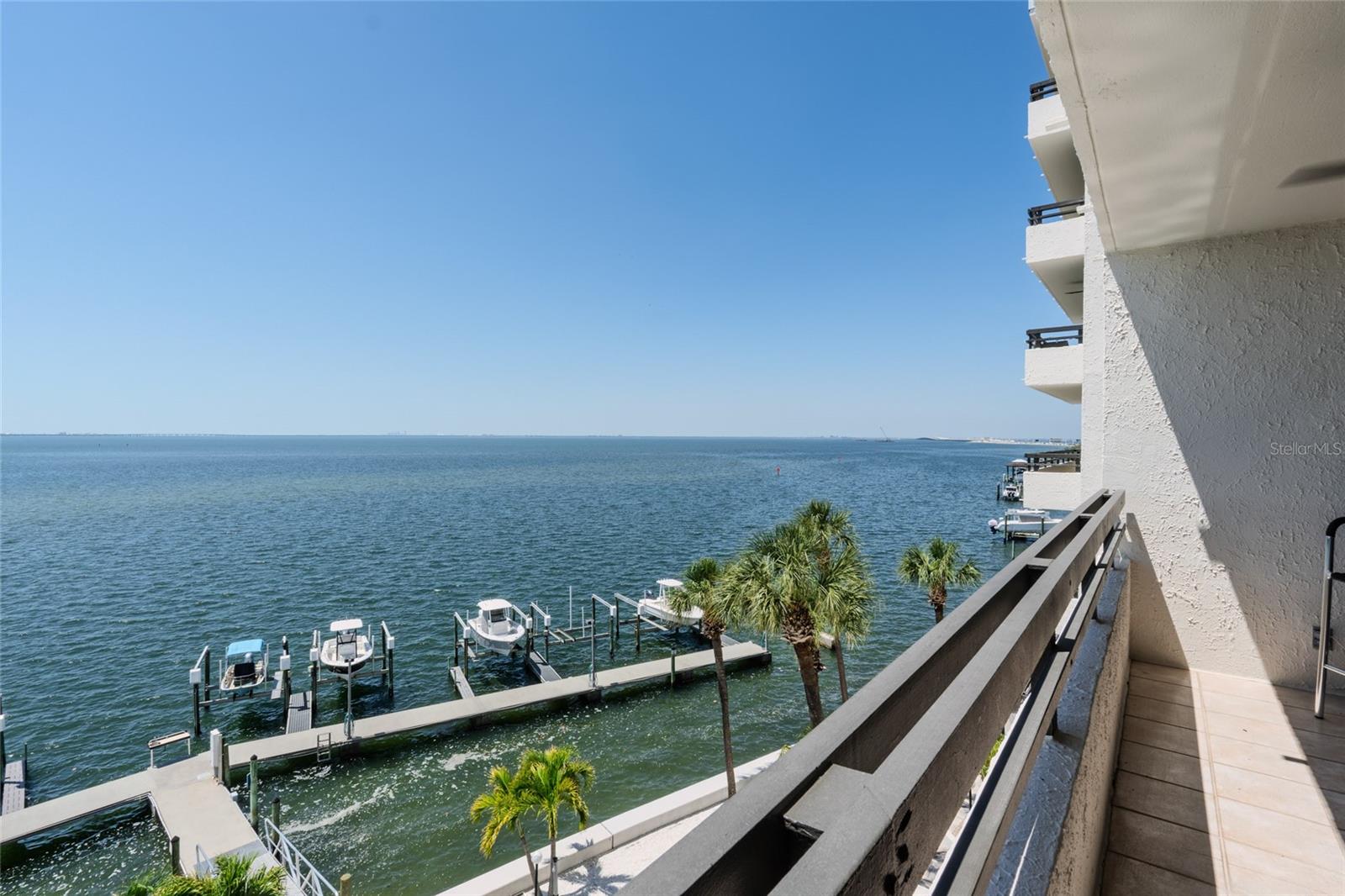5700 MARINER CONDO APART - Residential