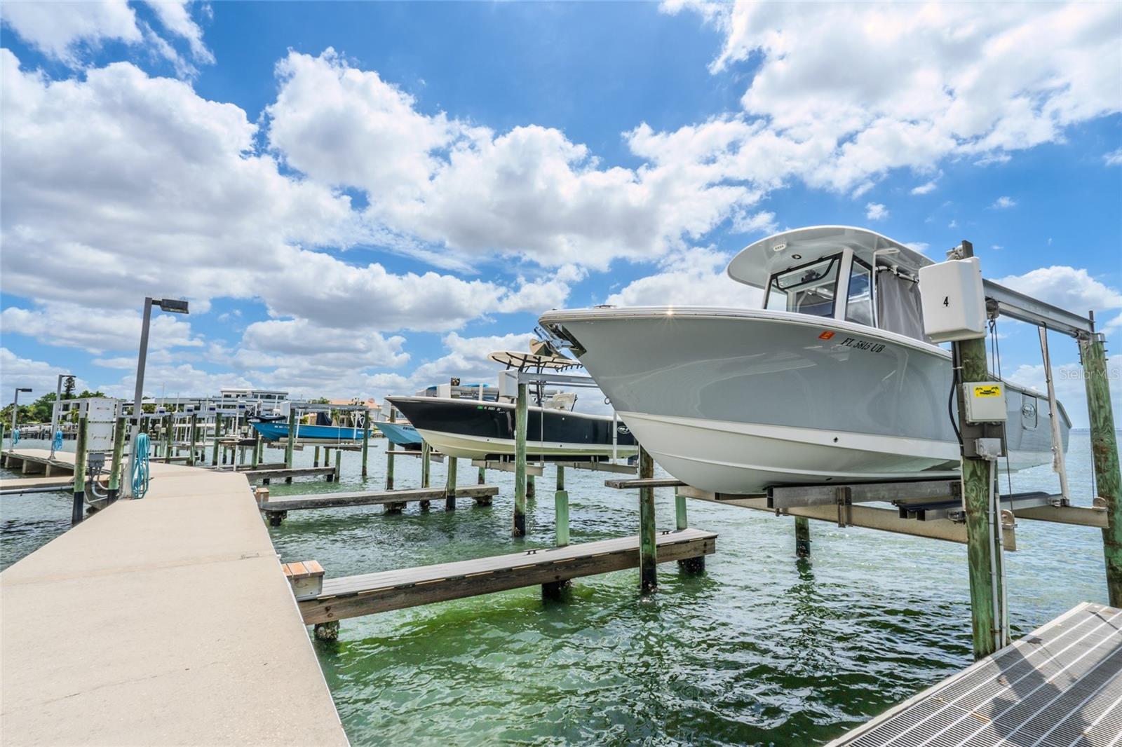 5700 MARINER CONDO APART - Residential