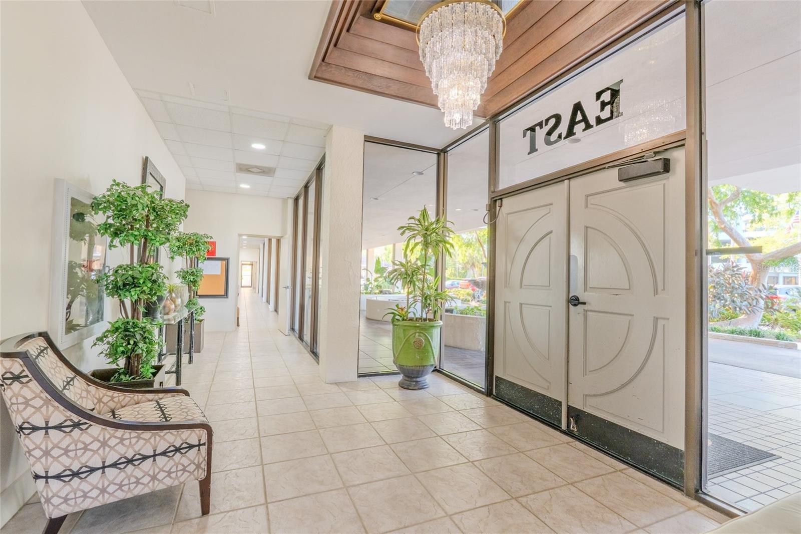 5700 MARINER CONDO APART - Residential