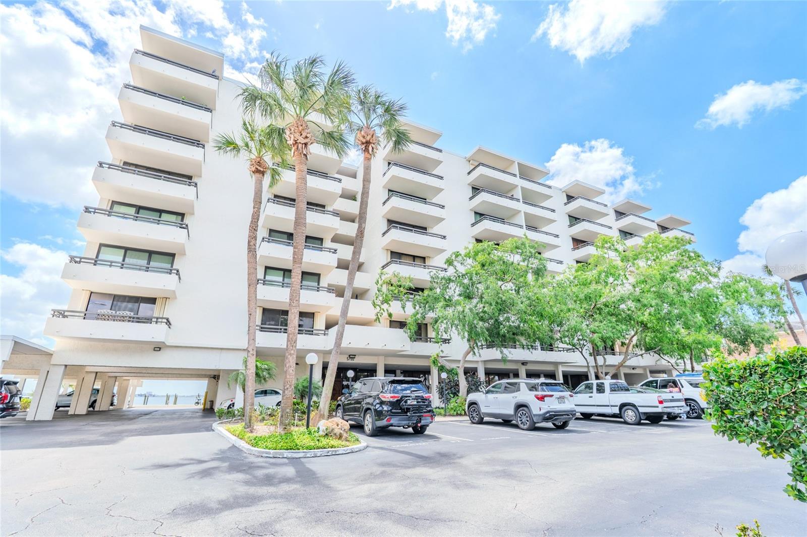 5700 MARINER CONDO APART - Residential