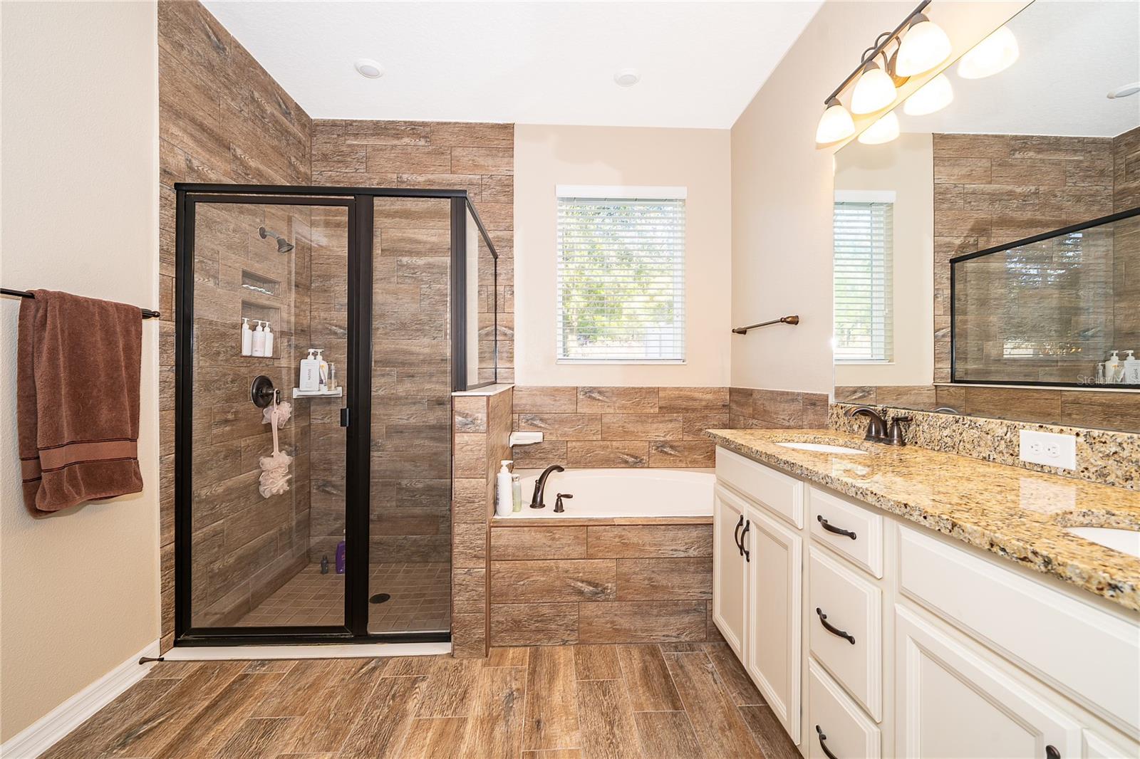 SUMMERLAKE GRVS - Residential