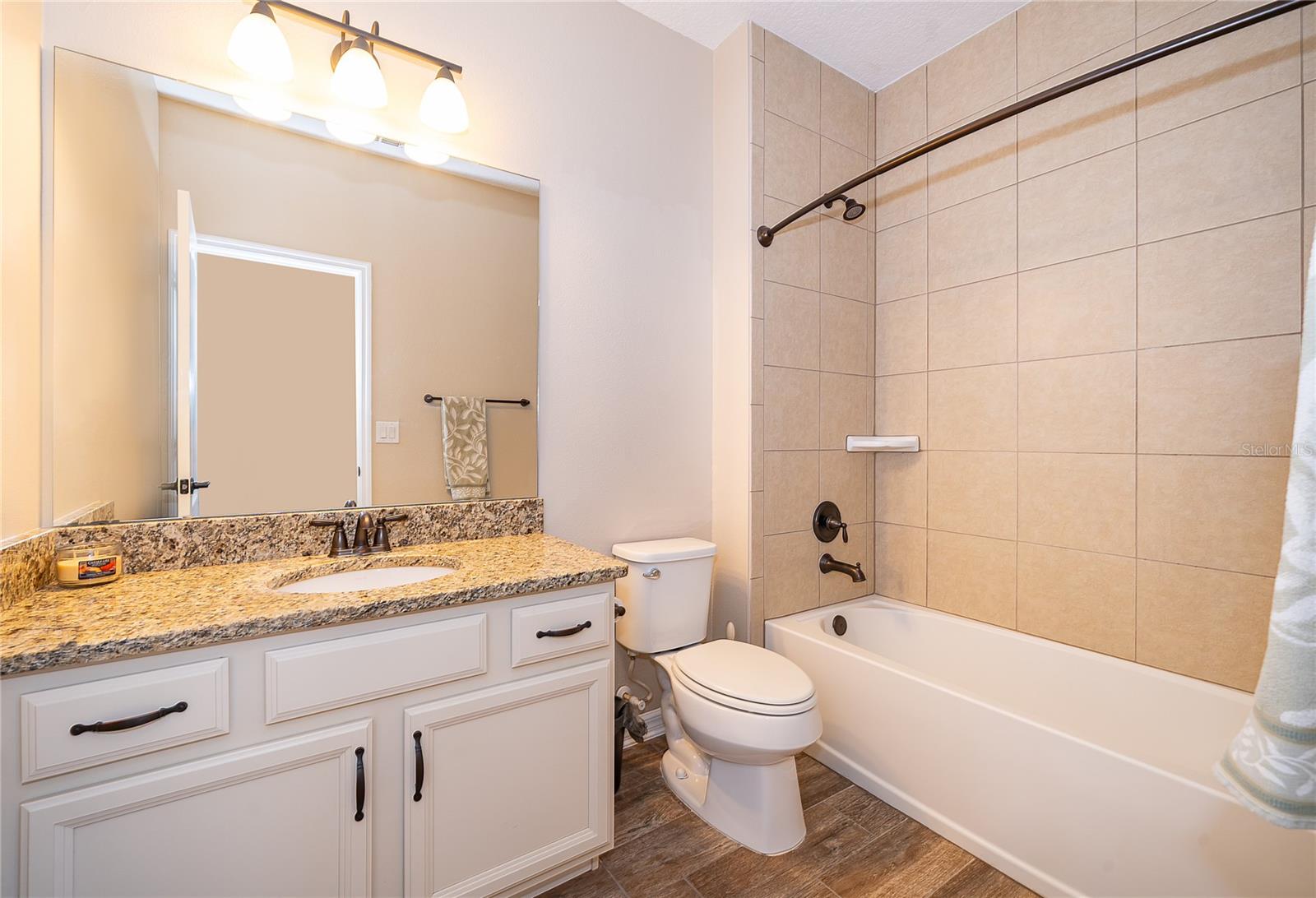 SUMMERLAKE GRVS - Residential