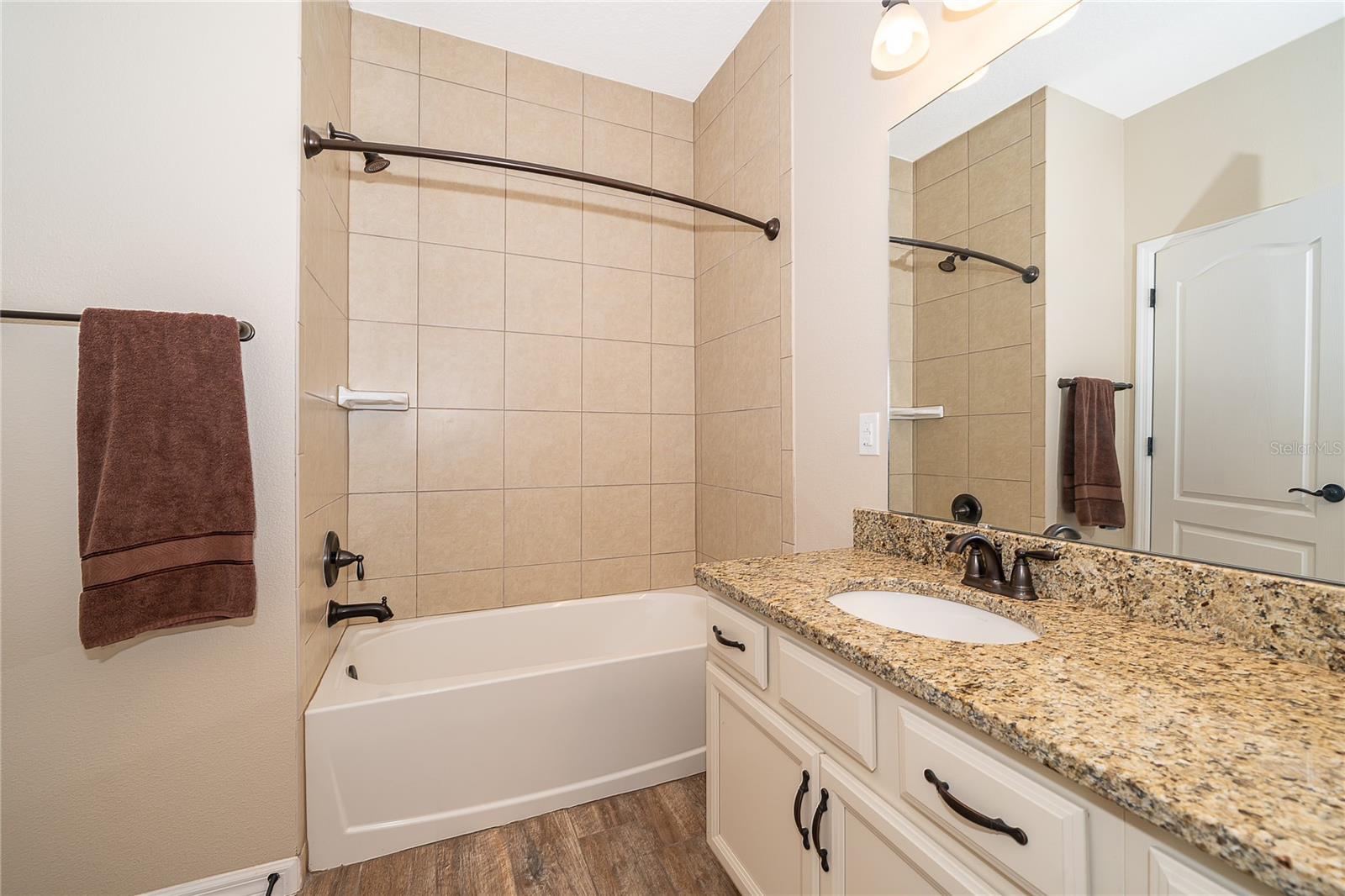 SUMMERLAKE GRVS - Residential