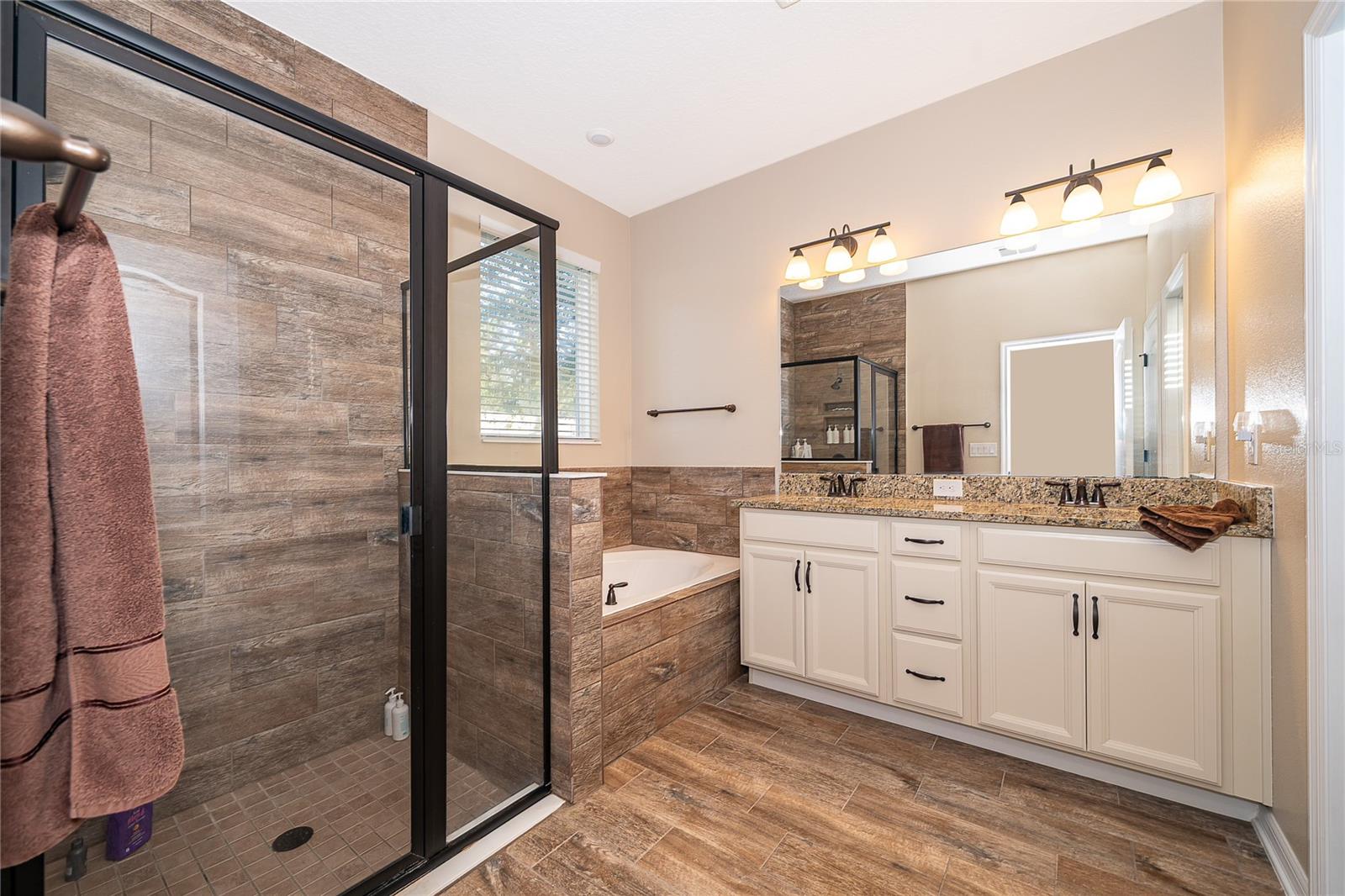 SUMMERLAKE GRVS - Residential