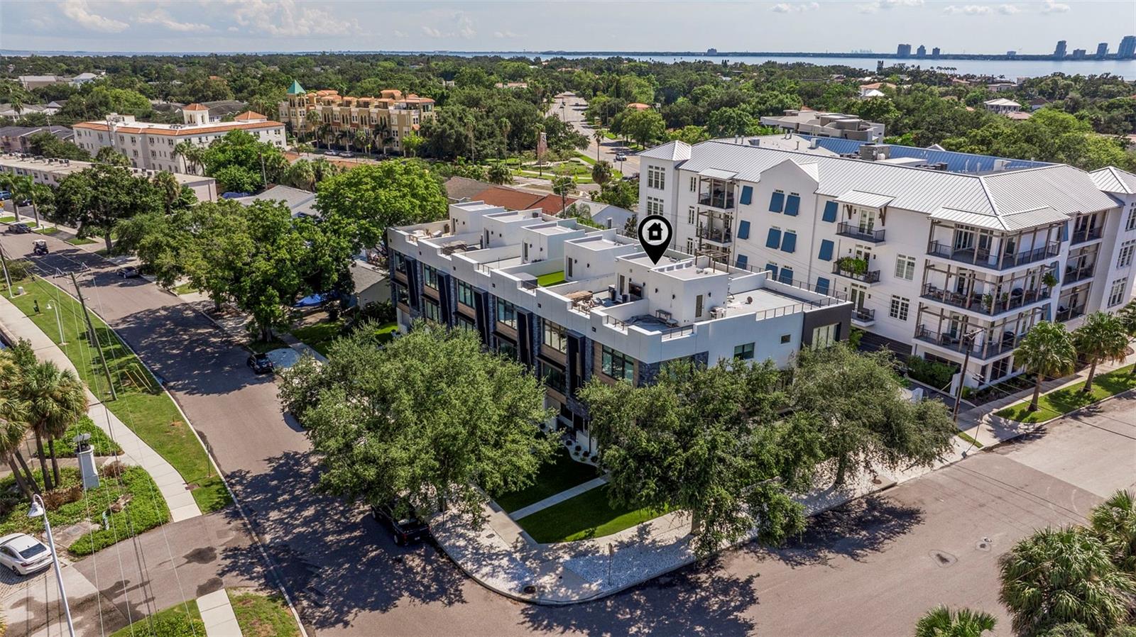 DAVIS ISLAND TWNHMS - Residential
