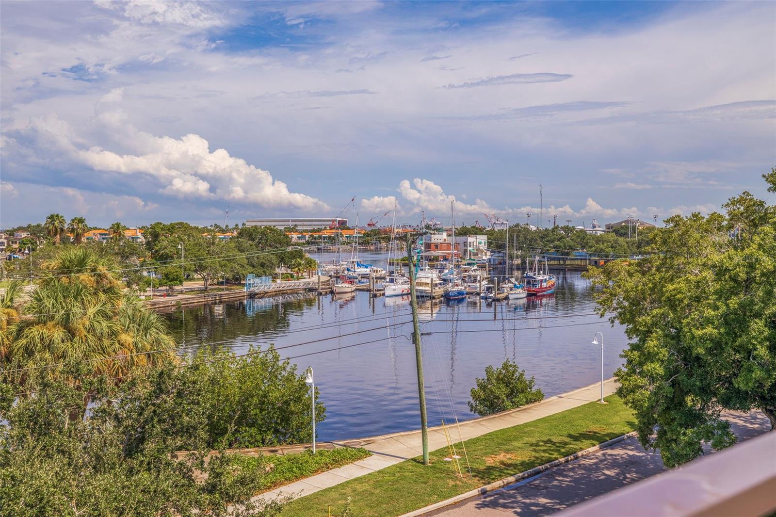 DAVIS ISLAND TWNHMS - Residential