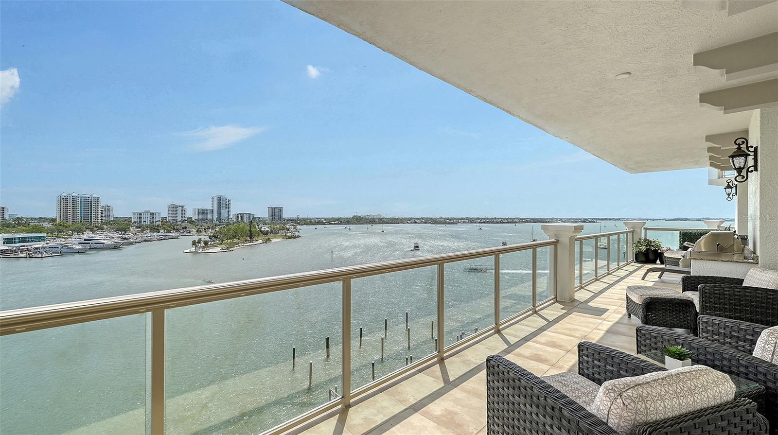 464 GOLDEN GATE POINT 702