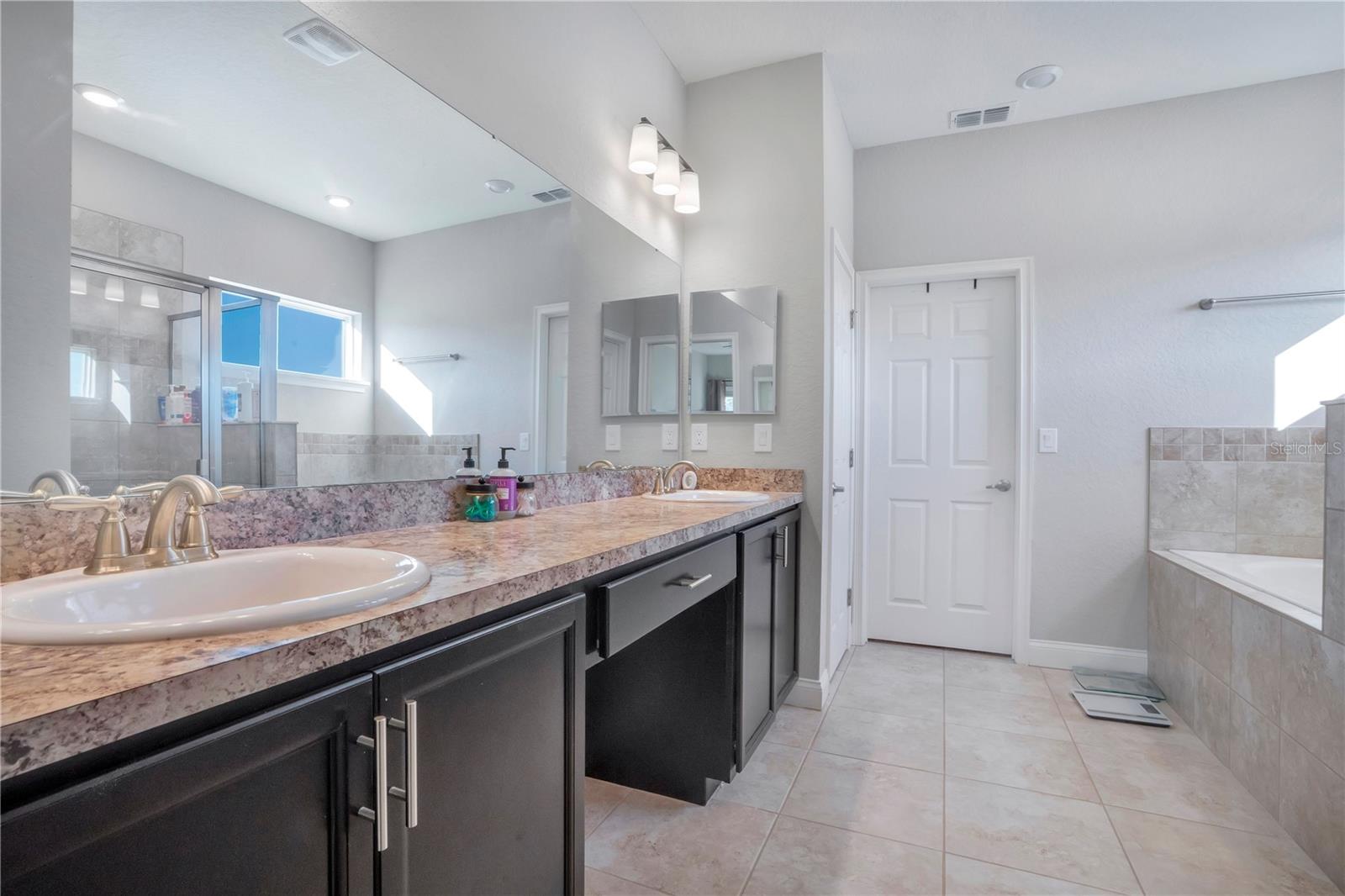 LAKESIDE PRESERVE PH I - Residential