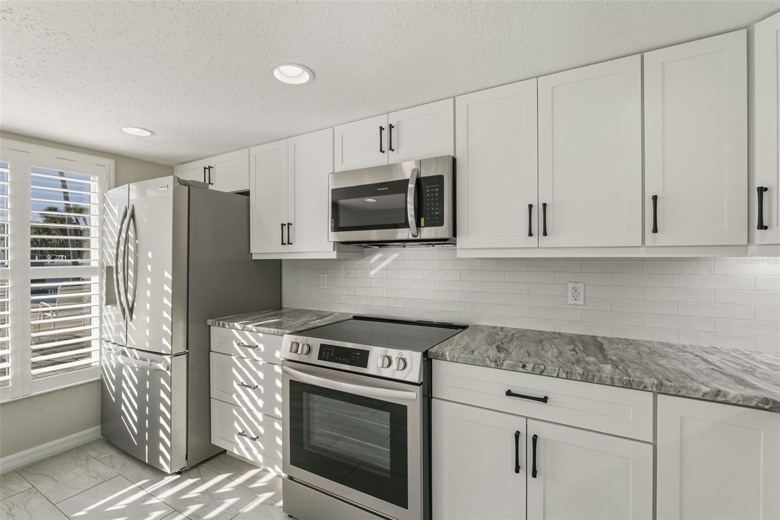 TIKI APTS BLDG 01 - Residential