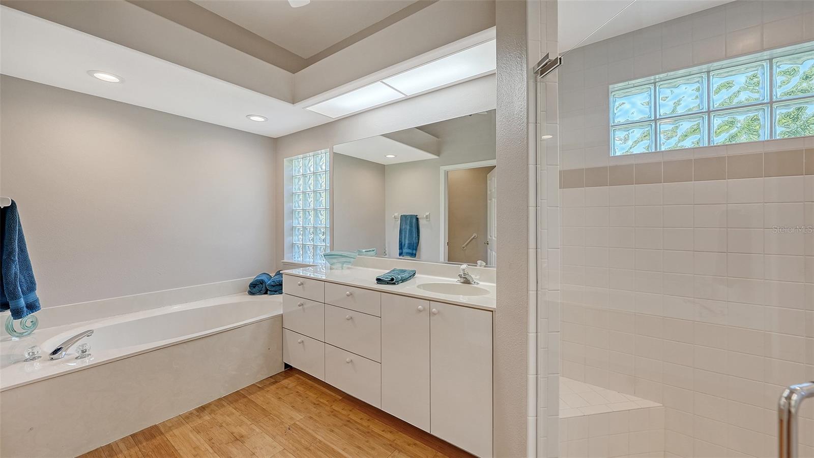 LAUREL OAK ESTATES SEC 04 - Residential