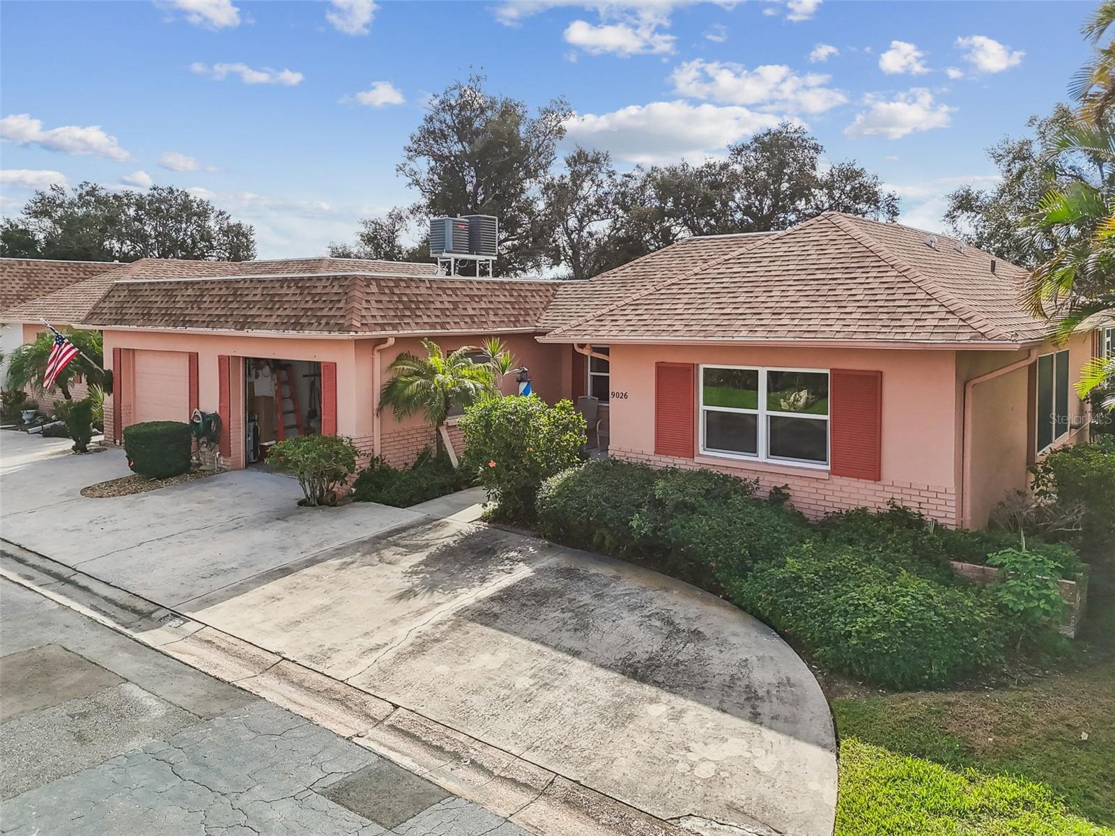 SEMINOLE-ON-THE-GREEN VILLAS - Residential