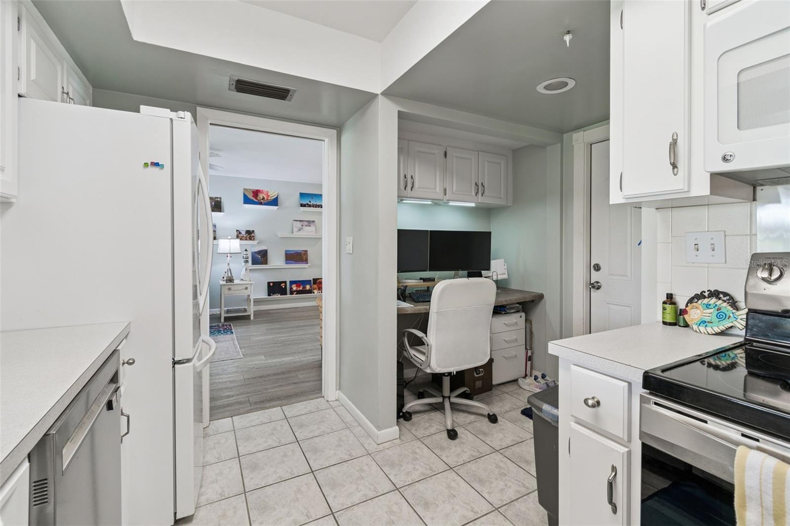 SEMINOLE-ON-THE-GREEN VILLAS - Residential