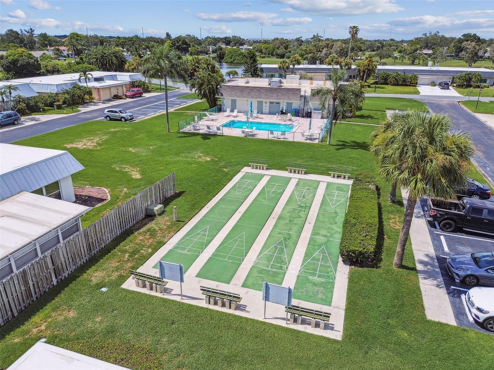 SEMINOLE-ON-THE-GREEN VILLAS - Residential