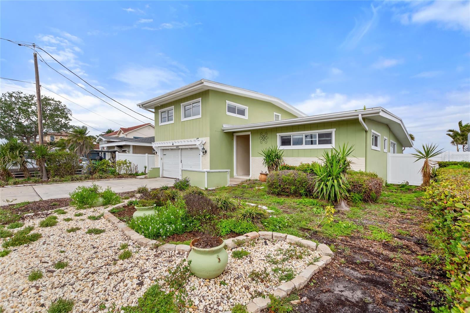 Spectacular Waterfront Opportunity with Breathtaking Intracoastal Views!
Discover a rare chance to own a waterfront property with unobstructed views of the Intracoastal Waterway in the highly desirable Redington Beach community. This 4-bedroom, 3.5-bathroom home, spanning 2,146 square feet, was originally built in 1959 and offers endless potential for renovation or redevelopment.
Though the home sustained flood damage from Hurricane Helene, it presents an incredible opportunity for investors, builders, or buyers with a vision to restore or reimagine this coastal retreat. The spacious interior layout allows for customized design possibilities, making it easy to create a home that suits your lifestyle.
Situated on a 6,599-square-foot lot, this property provides stunning water views and a serene waterfront setting. Enjoy the best of coastal living with easy access to Redington Beach, top-rated restaurants, shopping, and a variety of recreational activities.
This waterfront gem offers exceptional potential with a prime beach location.