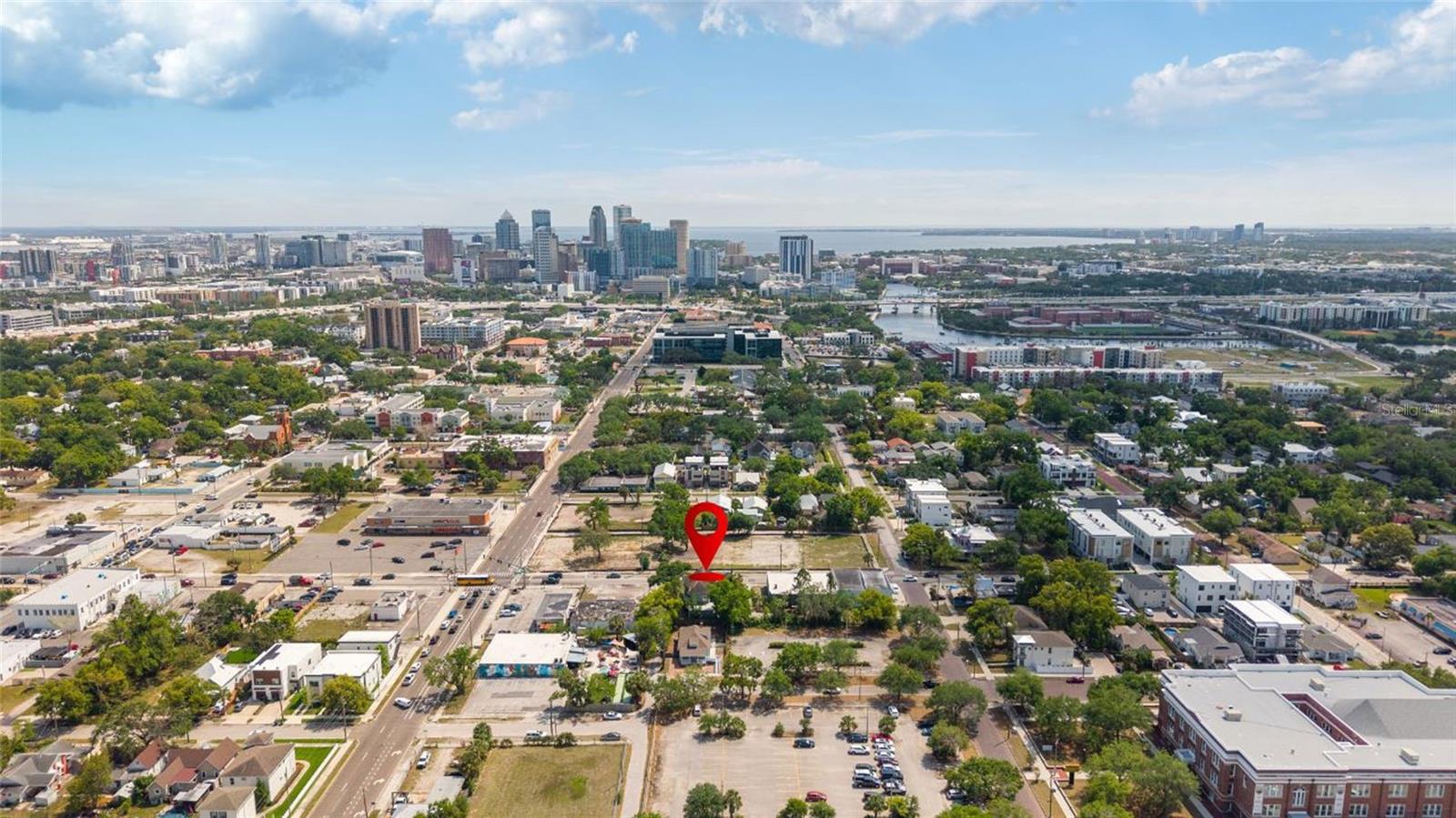 105 W COLUMBUS DRIVE