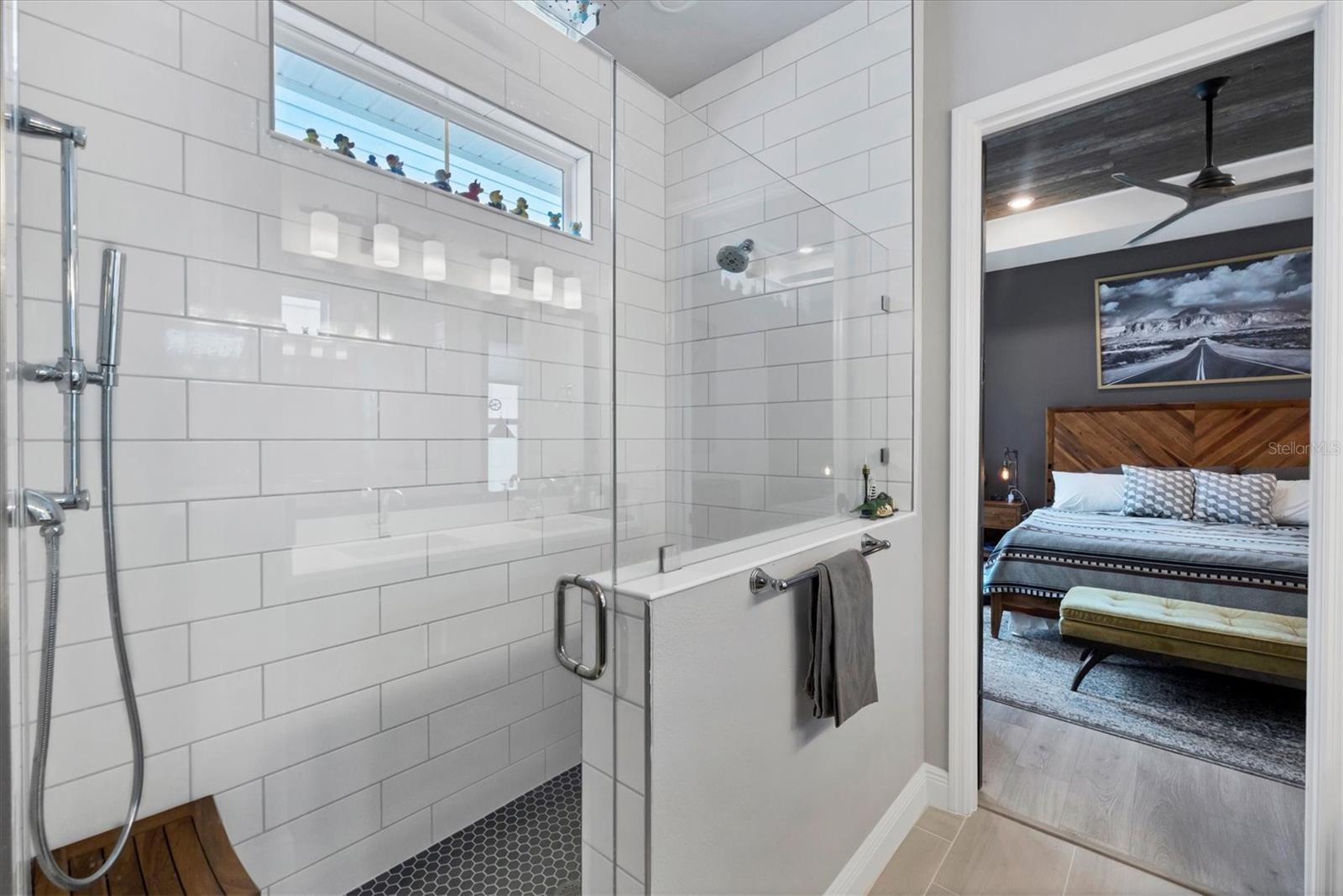 EMERALD LANDING AT WATERSIDE - Residential Lease