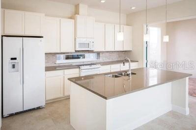 LAUREATE PK PH 1 - Residential Lease