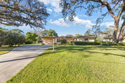Photo of 8714 W Lanway Drive, Tampa, FL 33637 (MLS # TB8439236)