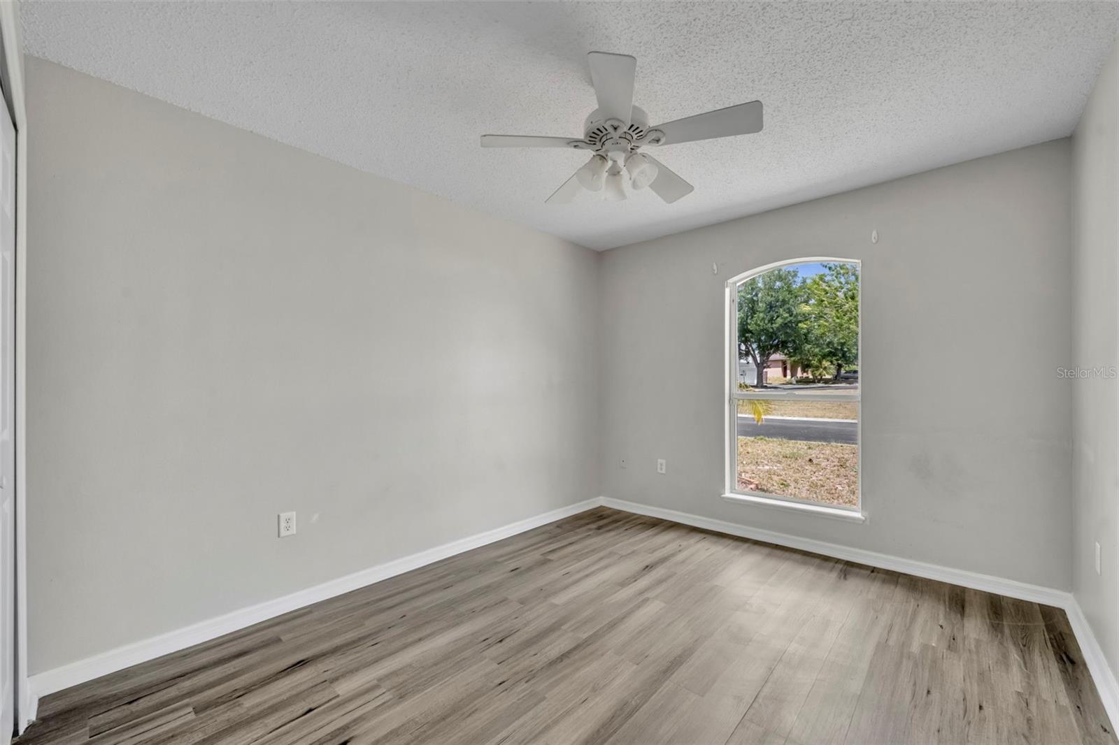 WHISPERING TRAILS PH 01 - Residential