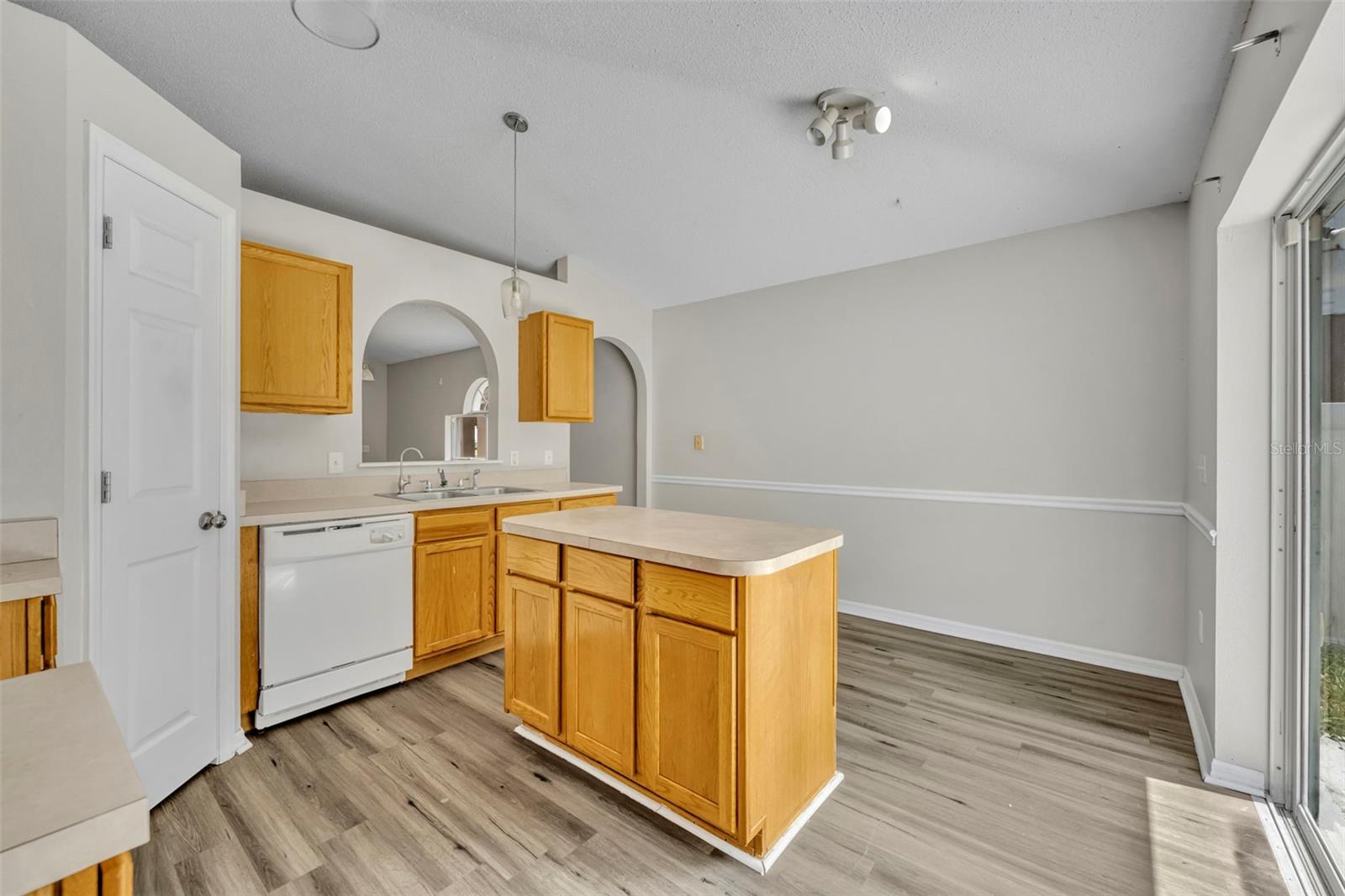 WHISPERING TRAILS PH 01 - Residential