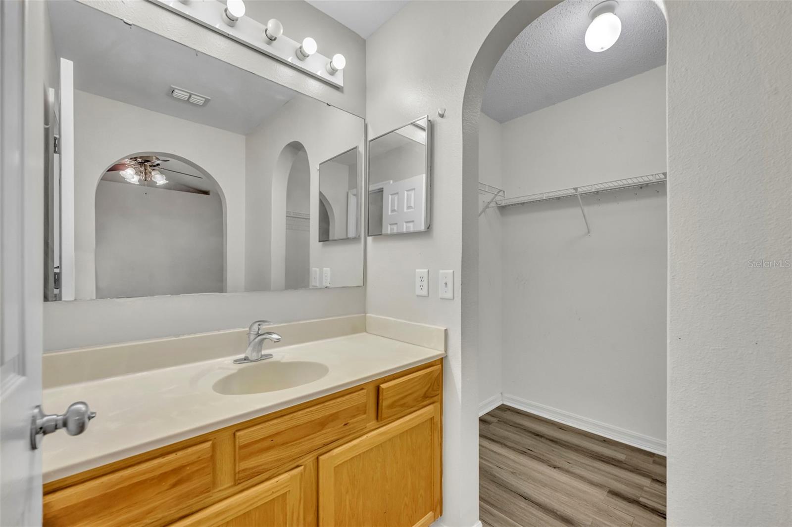 WHISPERING TRAILS PH 01 - Residential