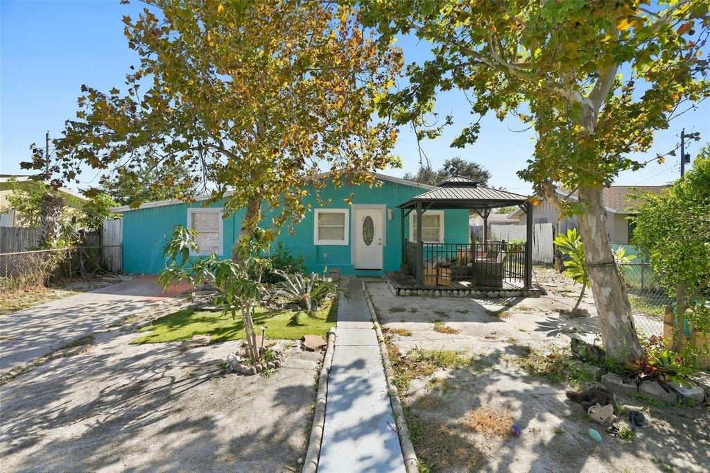 Photo of 6820 Larmon Street, Tampa, FL 33634 (MLS # TB8559008)