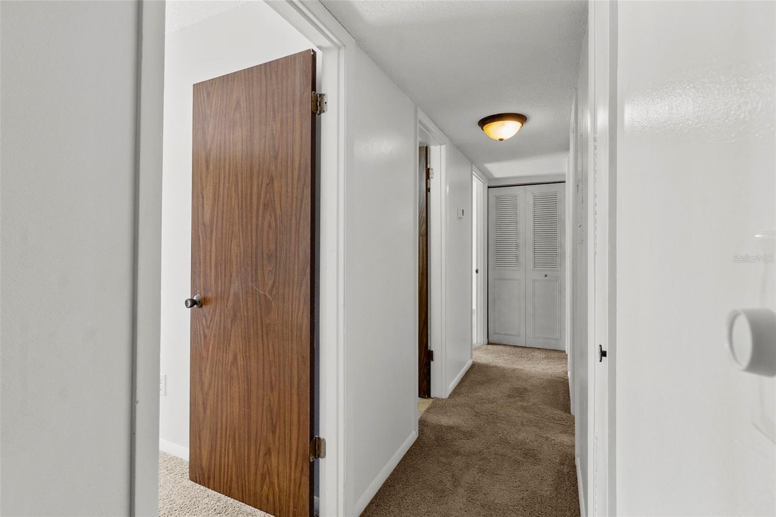 EDGEWATER MANOR - Residential
