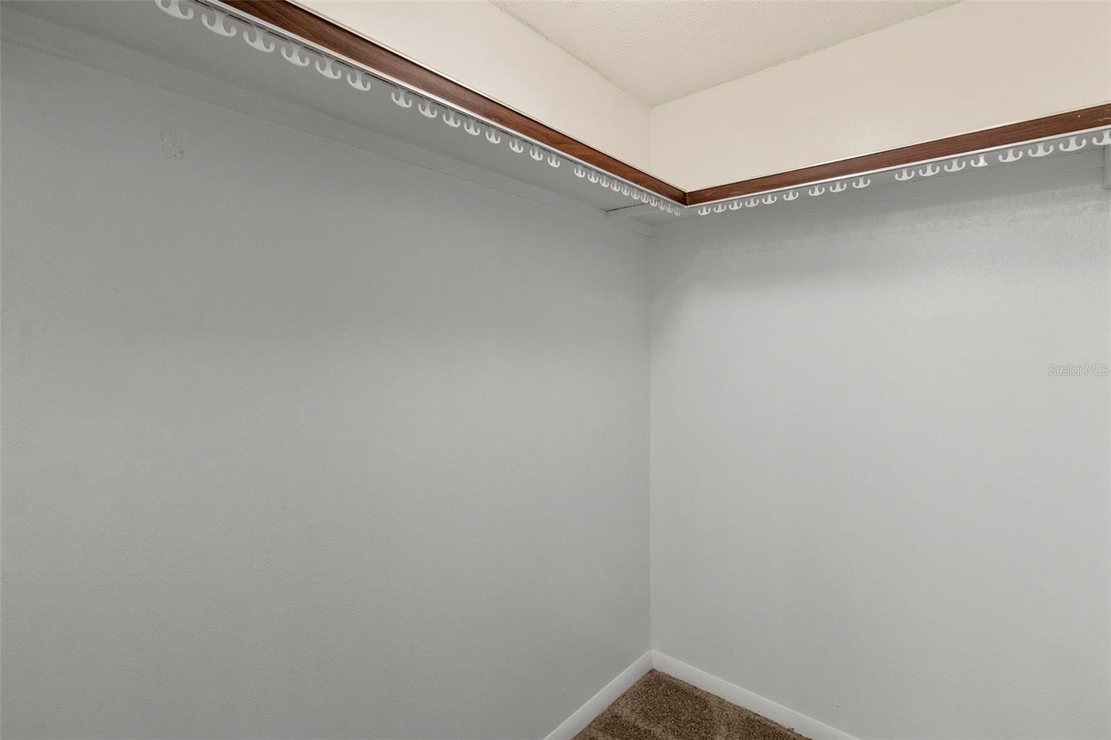 EDGEWATER MANOR - Residential