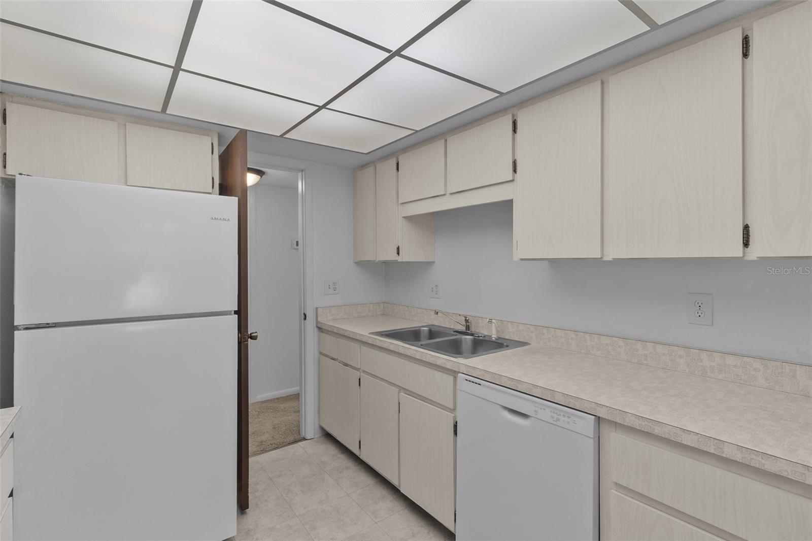 EDGEWATER MANOR - Residential