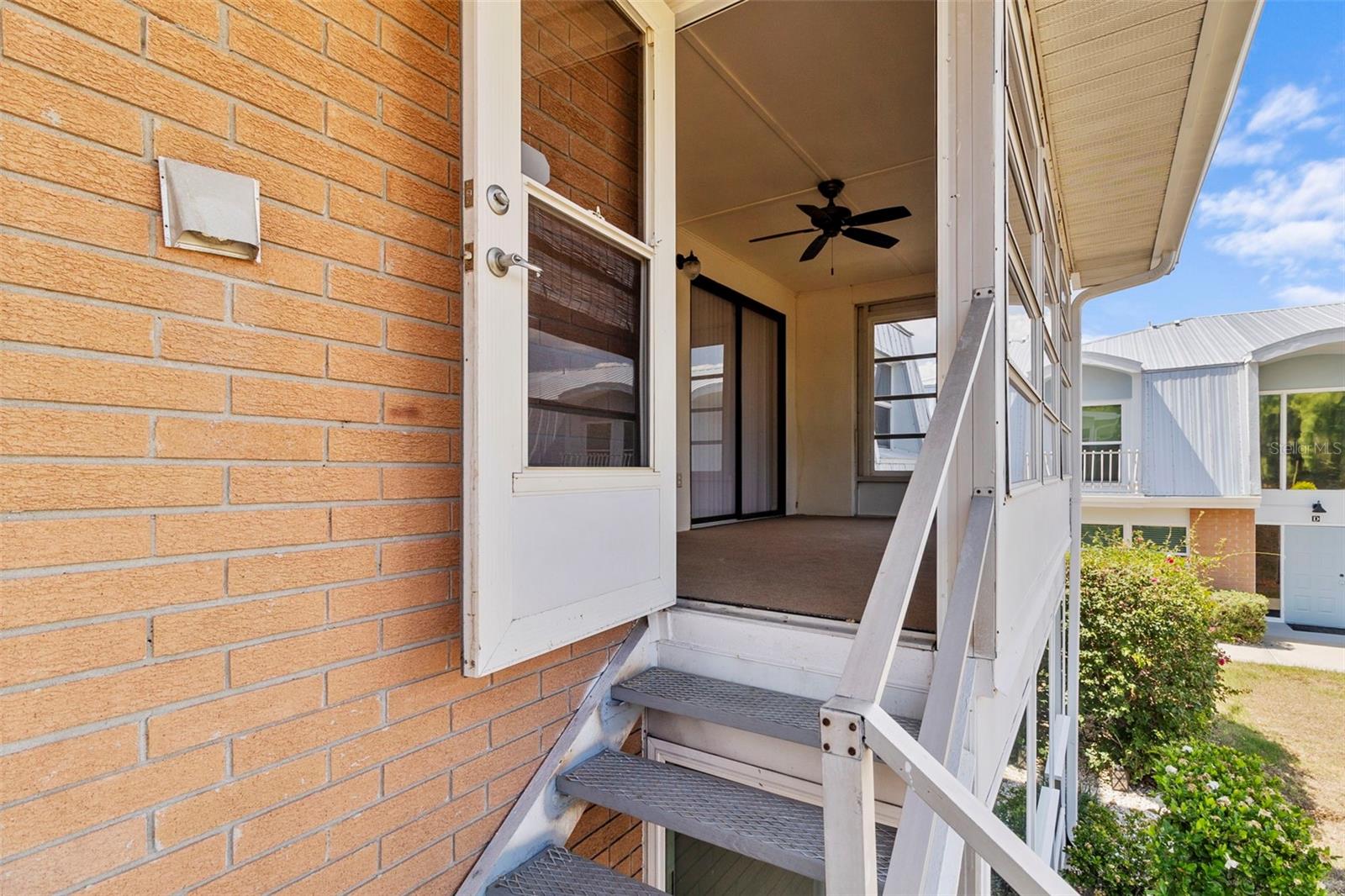 EDGEWATER MANOR - Residential