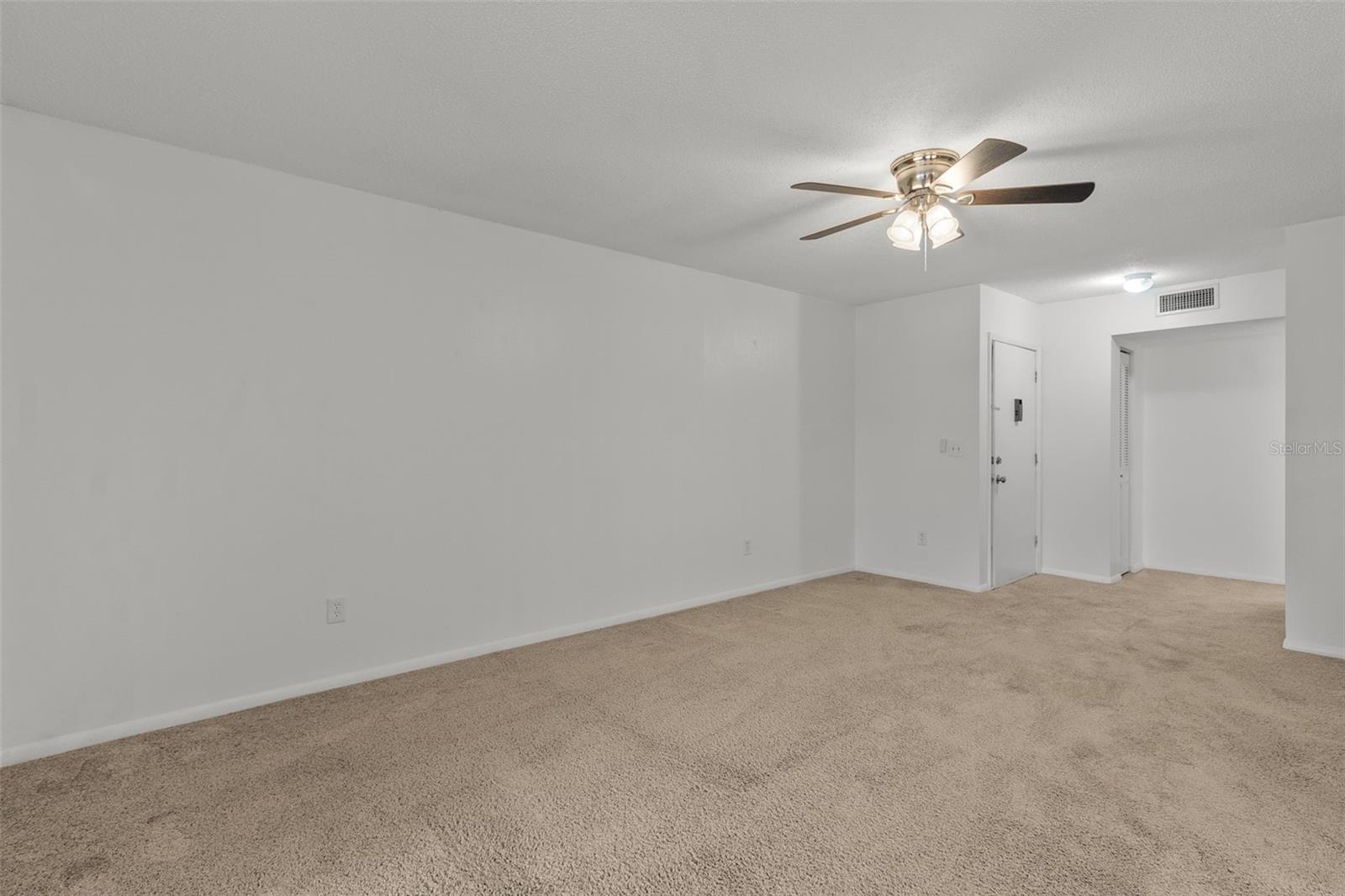 EDGEWATER MANOR - Residential