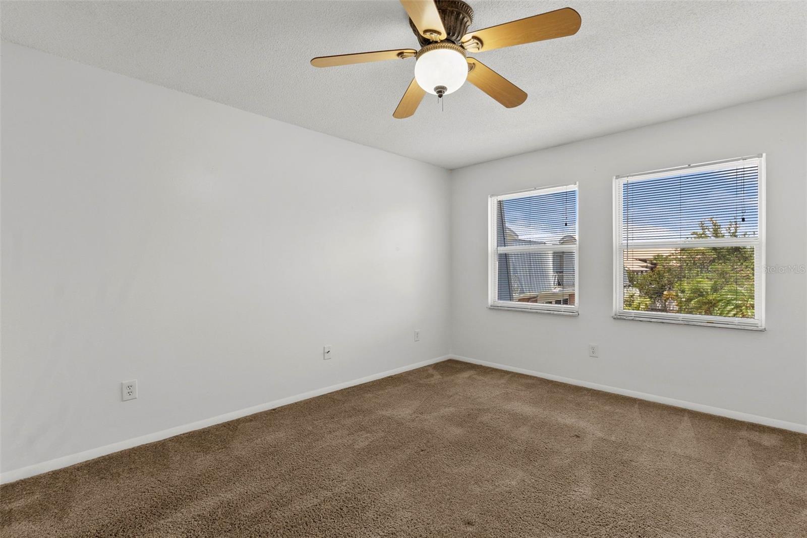 EDGEWATER MANOR - Residential
