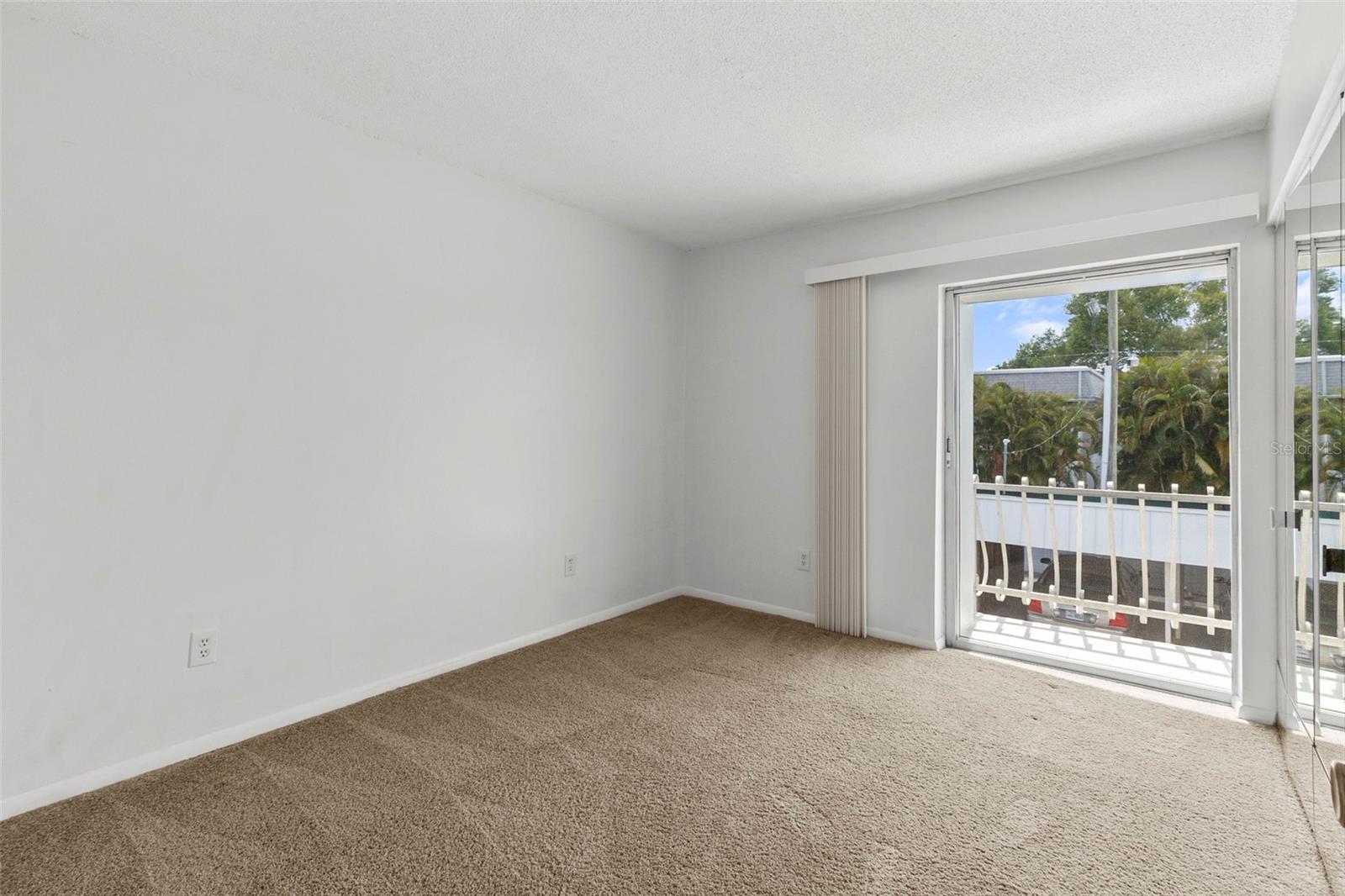 EDGEWATER MANOR - Residential