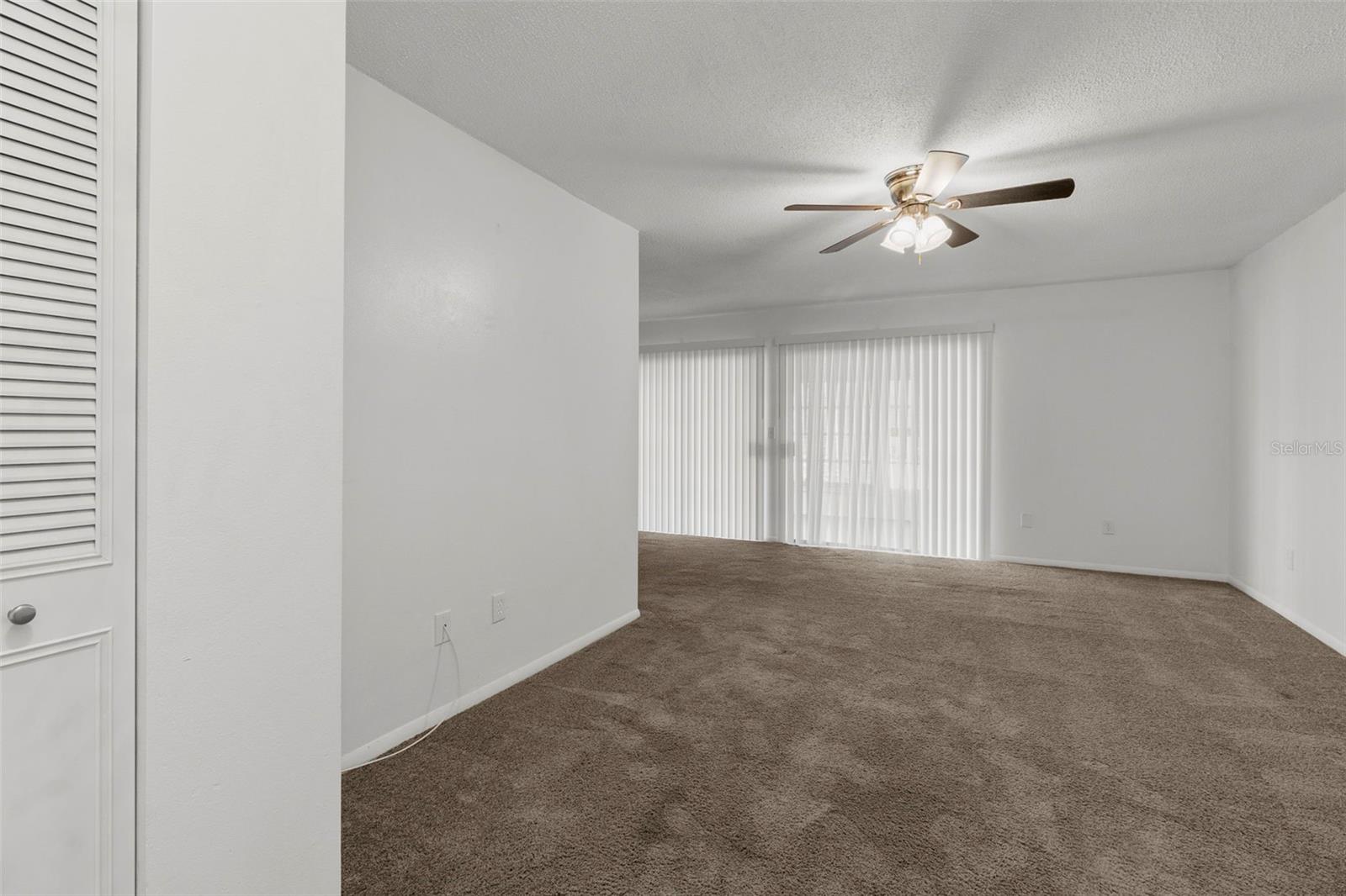 EDGEWATER MANOR - Residential