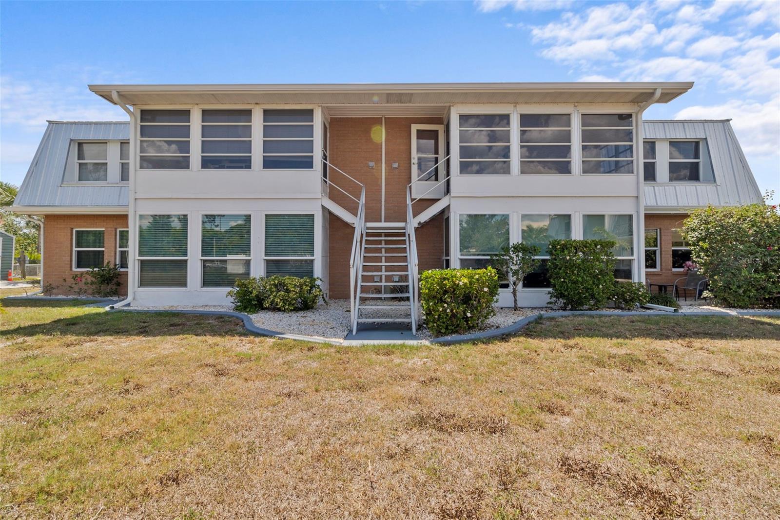 EDGEWATER MANOR - Residential